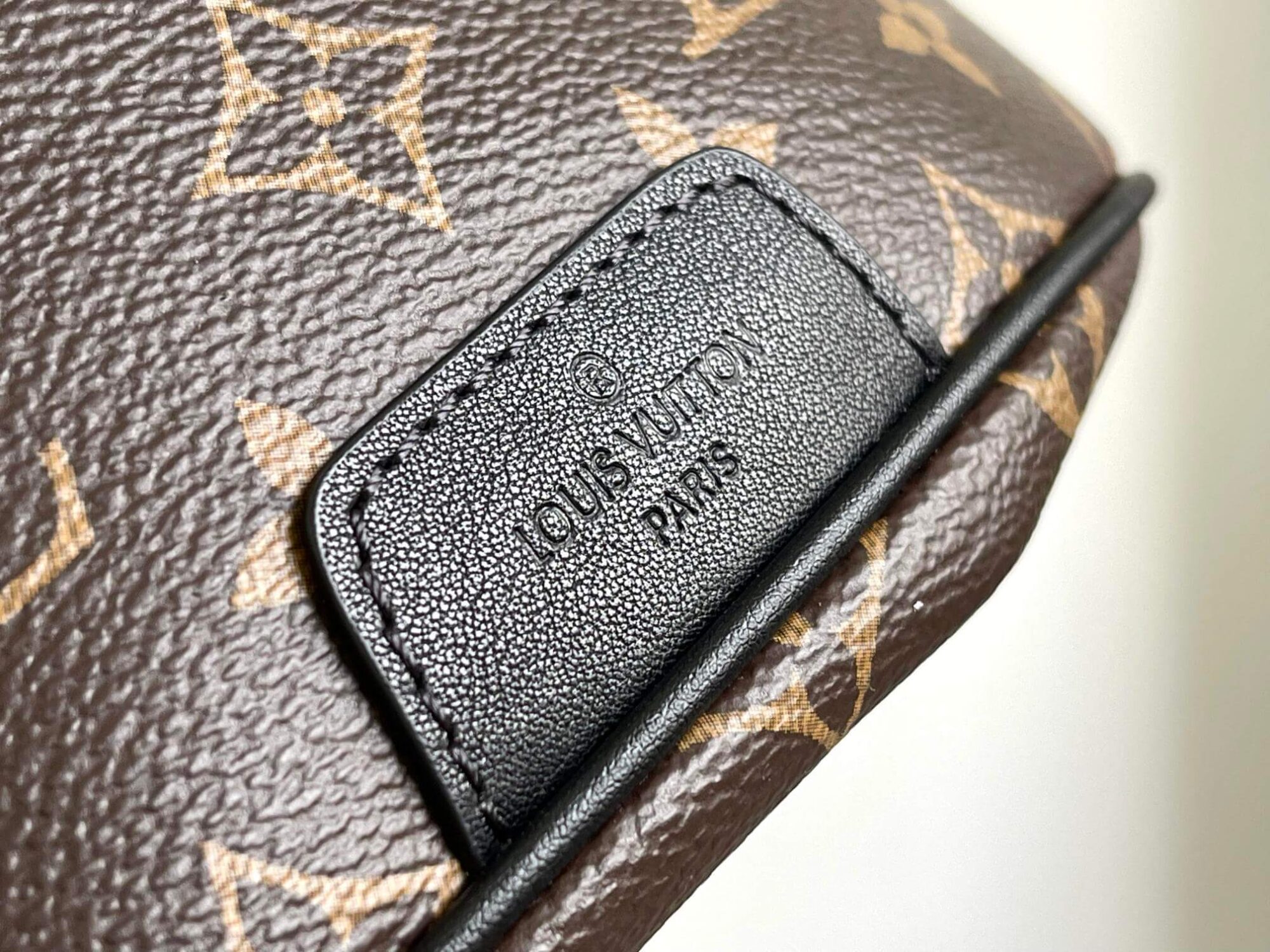 Louis Vuitton DISCOVERY waist Bag Bumbag Monogram M44336 Brown - Image 4