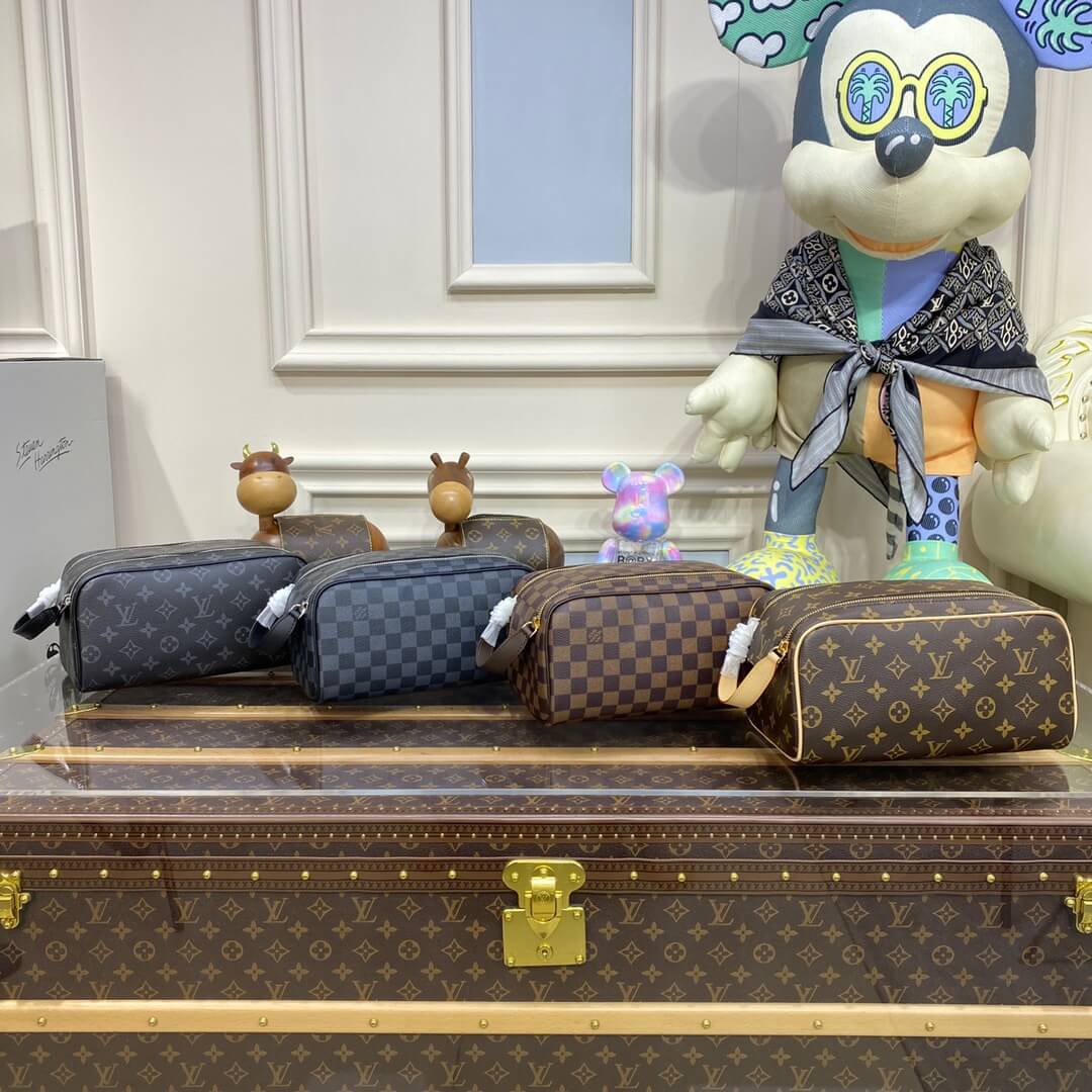 Louis Vuitton Damier Ebene Monogram Eclipse Canvas Dopp Kit Toilet Pouch HandBag N40127 Black Brown