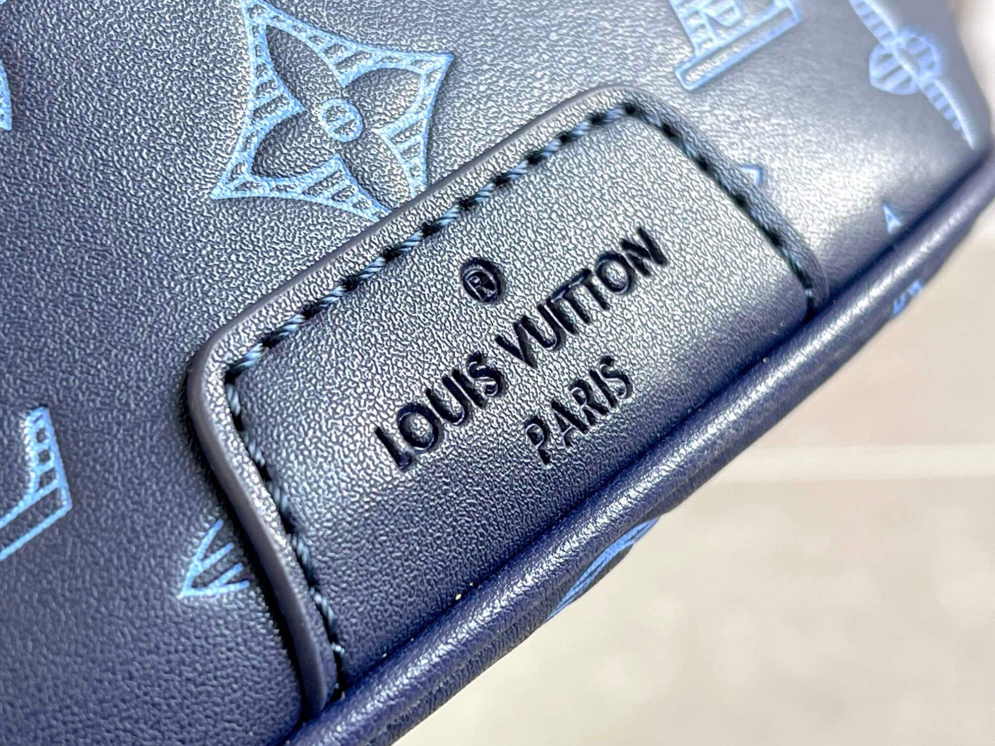 Louis Vuitton Discovery PM BumBag Waist Bag M45729 Navy Blue - Image 8