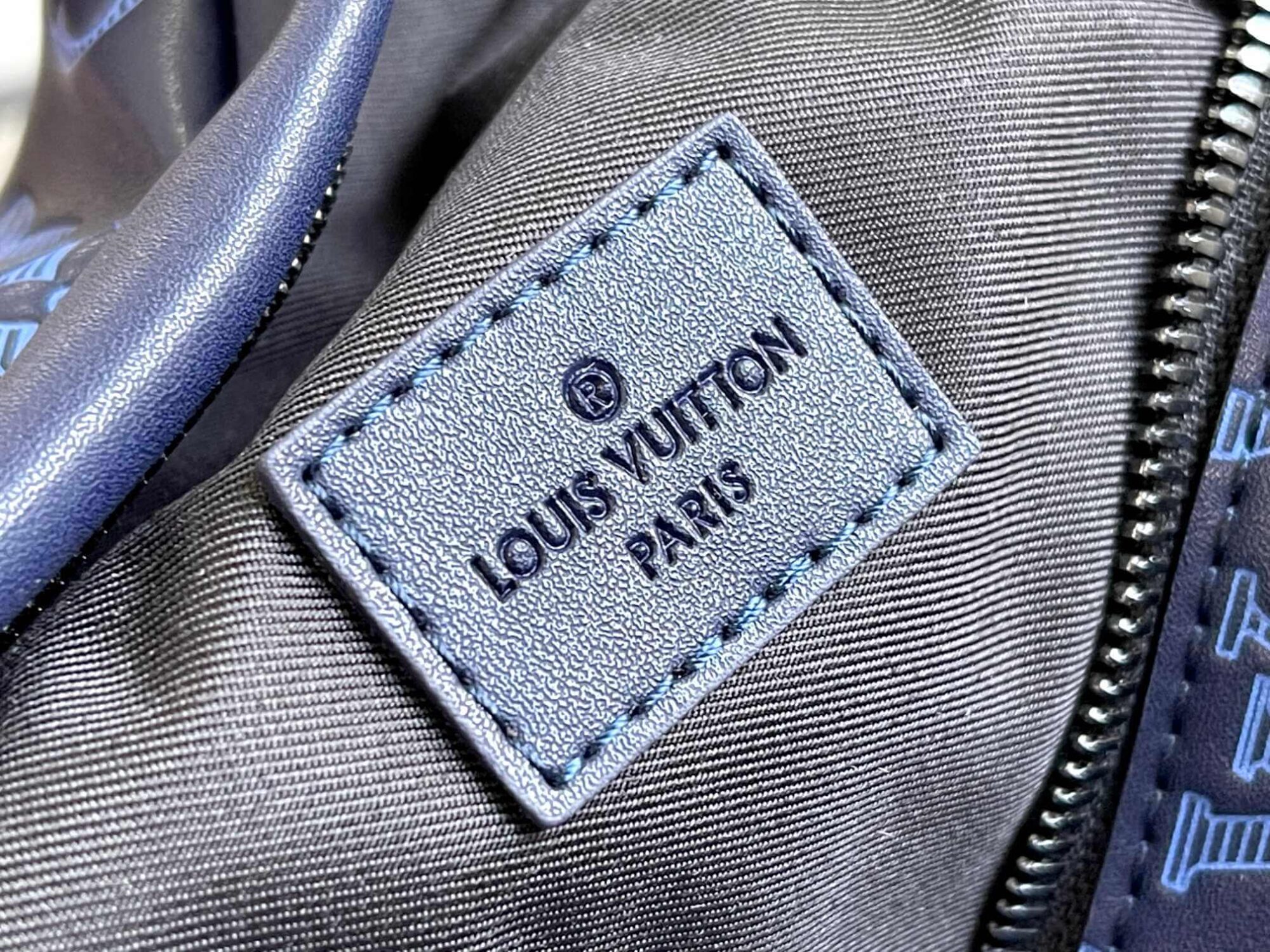 Louis Vuitton Discovery PM BumBag Waist Bag M45729 Navy Blue - Image 6