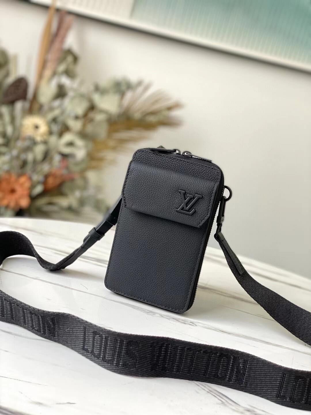 Louis Vuitton LV Aerogram Phone Pouch Shoulder Bag M57089 Black