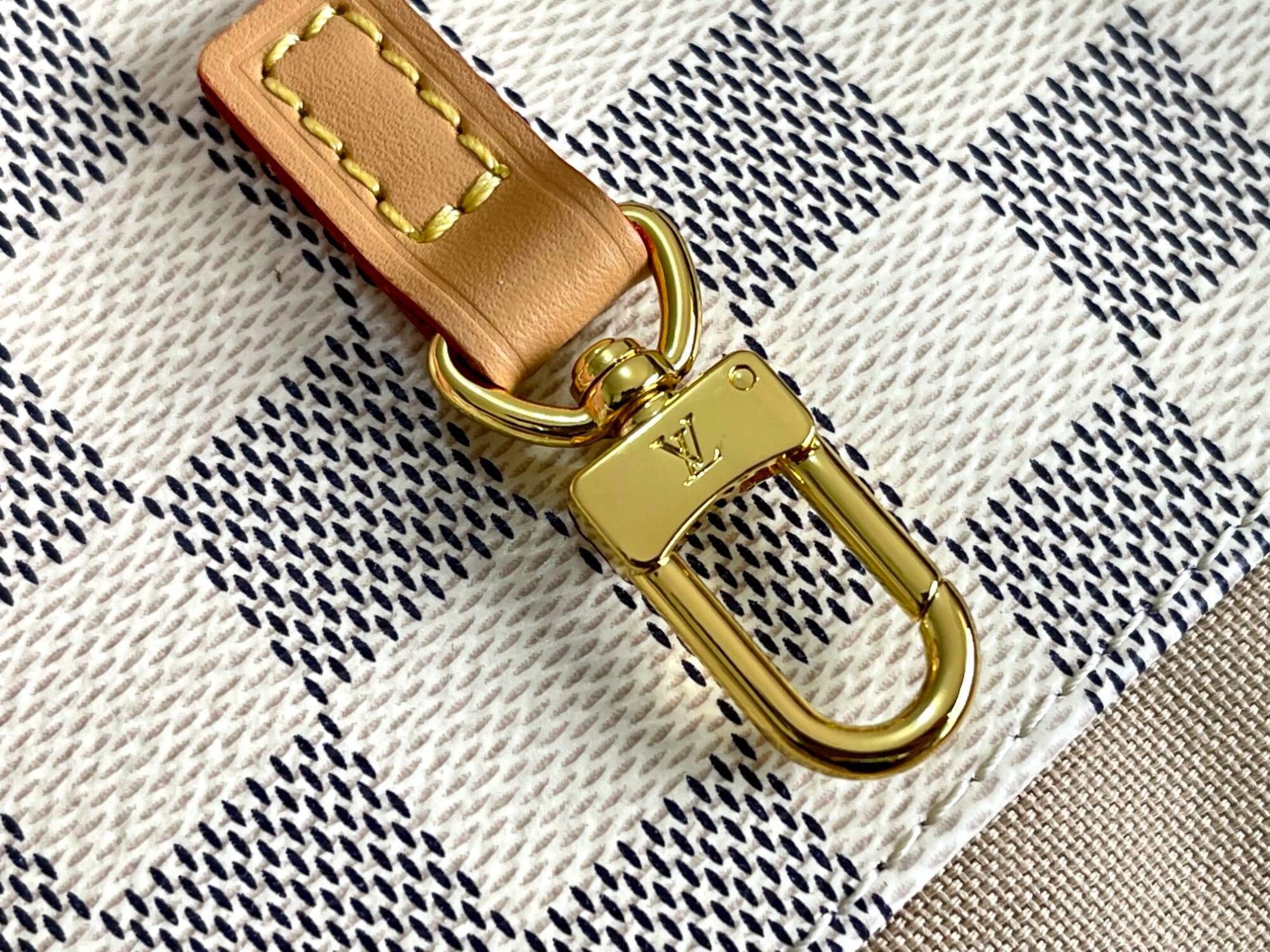 Louis Vuitton LV Damier Azur Canvas Neverfull CABAS Classic Handbag N41180 White Grid (Black Handle) N41179 White Grid (Brown Handle) N41375 White Grid (Black Handle) - Image 7