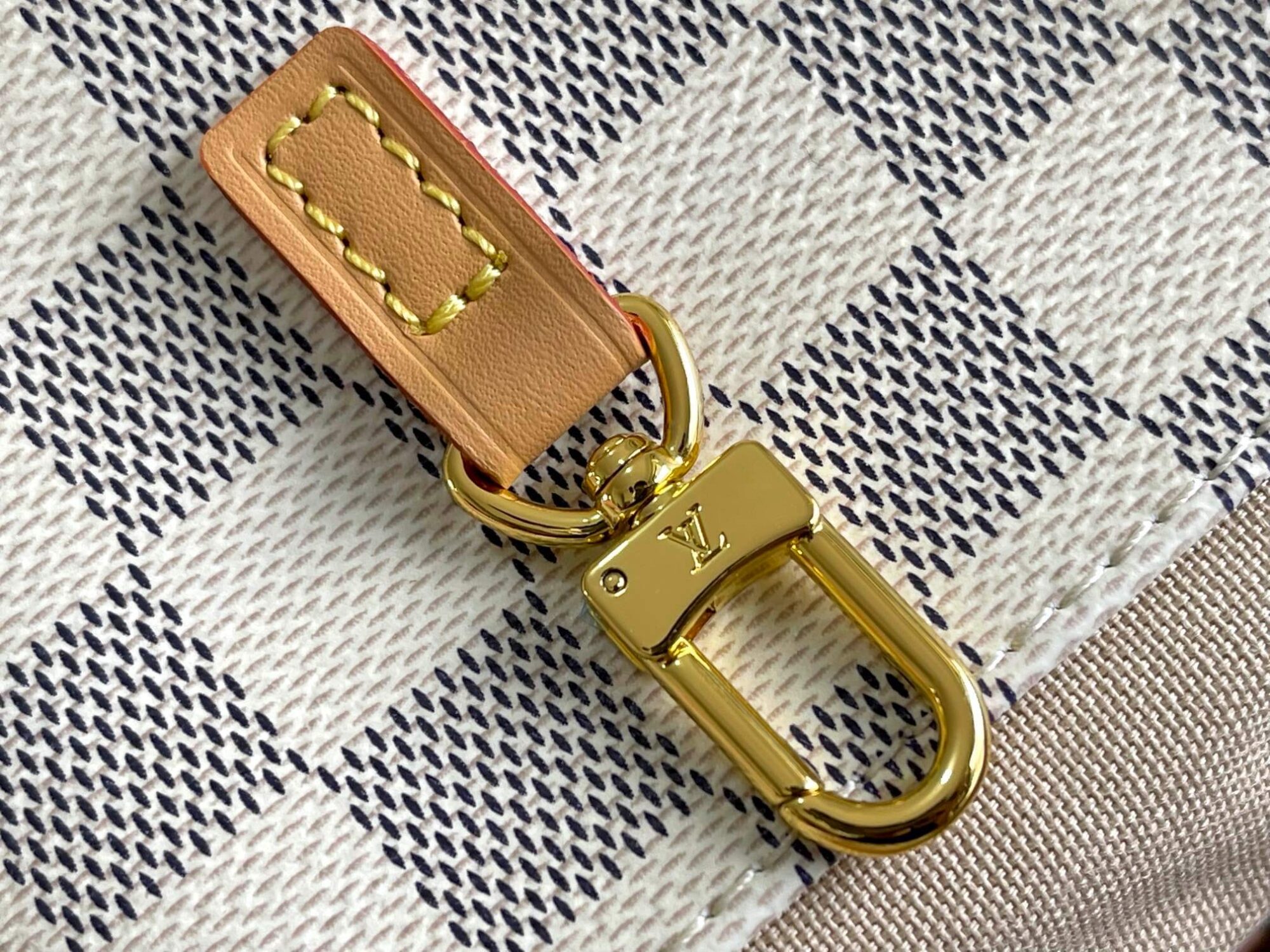Louis Vuitton LV Damier Azur Canvas Neverfull CABAS Classic Handbag N41180 White Grid (Black Handle) N41179 White Grid (Brown Handle) N41375 White Grid (Black Handle) - Image 17