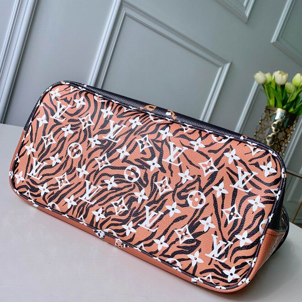 Louis Vuitton LV Jungle Monogram Giant Neverfull MM Tote Bag M44716 - Image 9