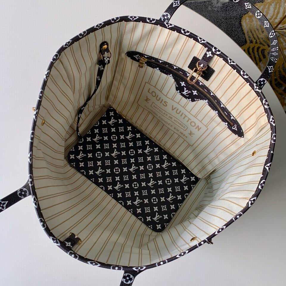 Louis Vuitton LV Jungle Monogram Giant Neverfull MM Tote Bag M44716 - Image 12