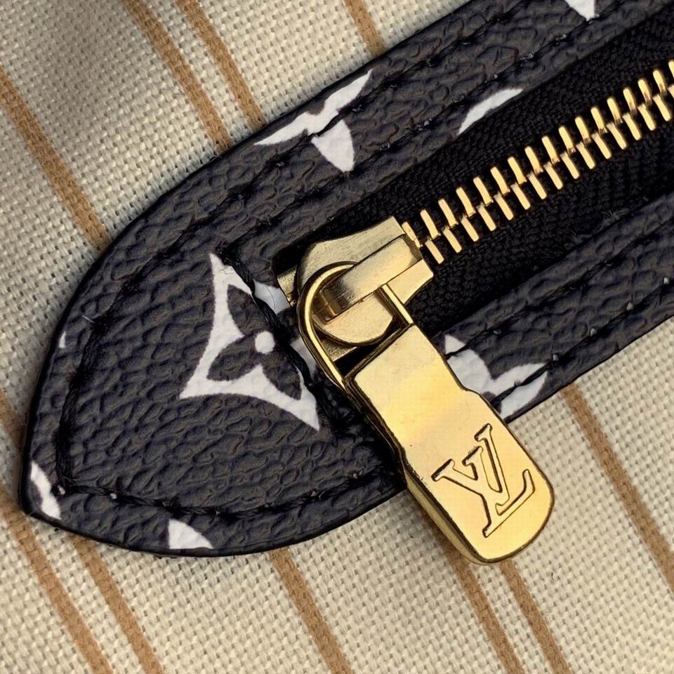 Louis Vuitton LV Jungle Monogram Giant Neverfull MM Tote Bag M44716 - Image 16