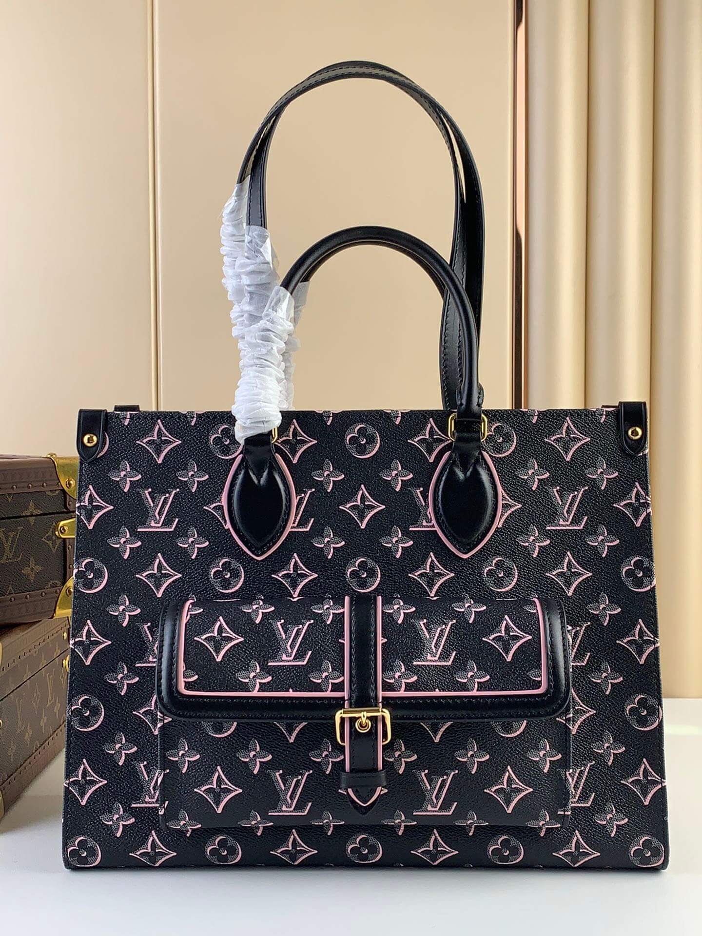 Louis Vuitton LV Monogram Canvas Onthego MM Bag Monogram canvas M46154 Black Pink - Cream Beige