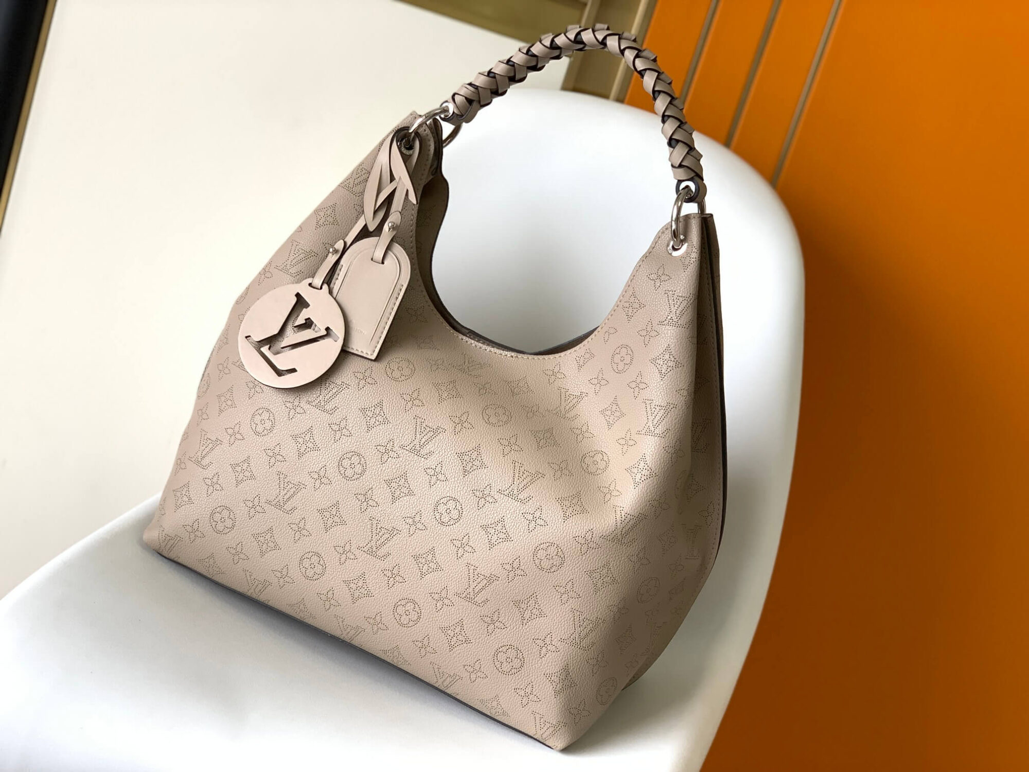 Louis Vuitton LV Monogram Mahina Carmel Hobo Shoulder Bag M56203 White Pink M52950 Black M21775 Crazy Gray Beige M14310 Navy Blue M53188 Cream Beige - Image 29