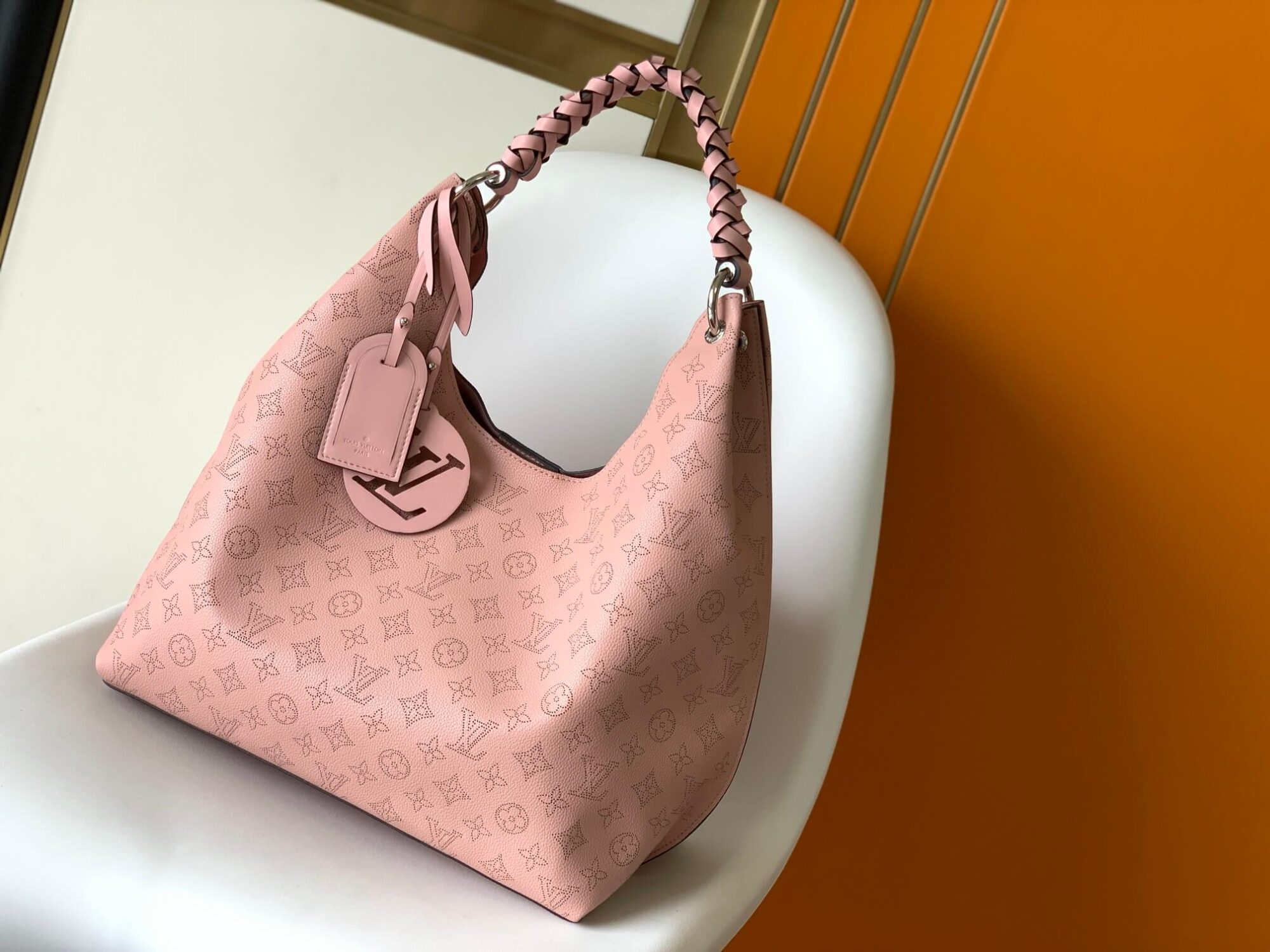 Louis Vuitton LV Monogram Mahina Carmel Hobo Shoulder Bag M56203 White Pink M52950 Black M21775 Crazy Gray Beige M14310 Navy Blue M53188 Cream Beige - Image 20