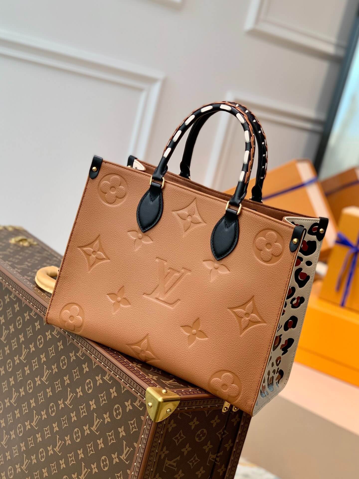 Louis Vuitton LV Monogram OnTheGo MM Tote Handbag M58521 Caramel M58522 Black