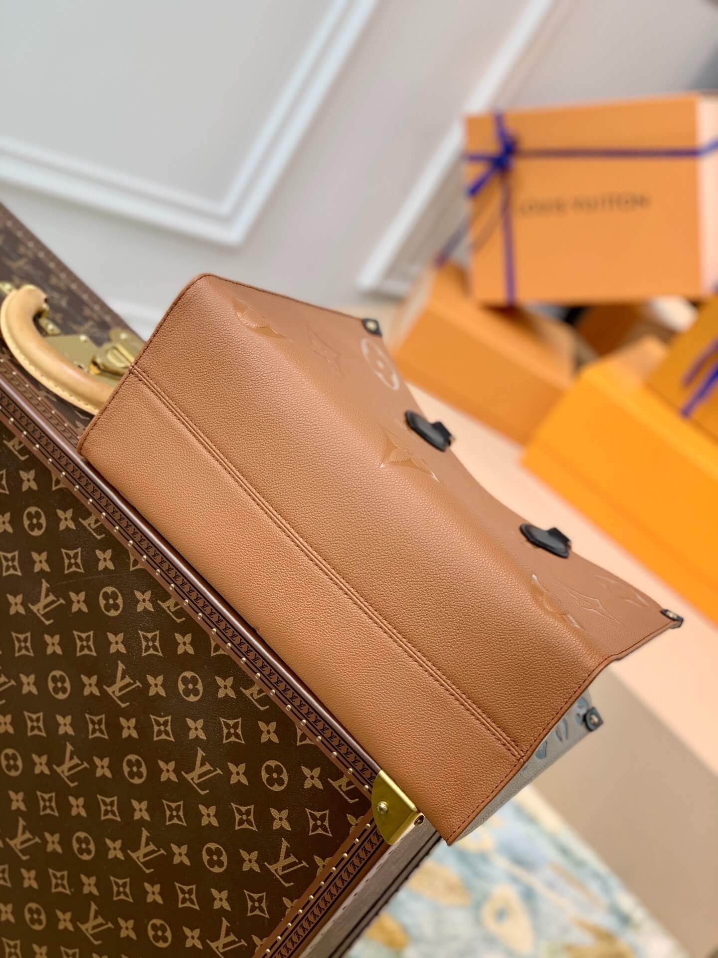 Louis Vuitton LV Monogram OnTheGo MM Tote Handbag M58521 Caramel M58522 Black - Image 8