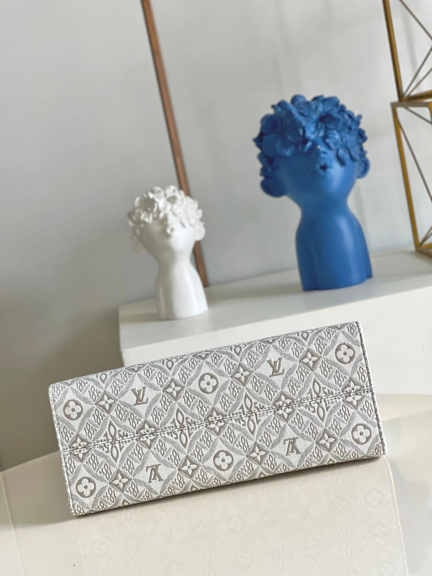 Louis Vuitton LV ONTHEGO MM Tote Shoulder HandBag M59614 Caramel Brown - Image 8