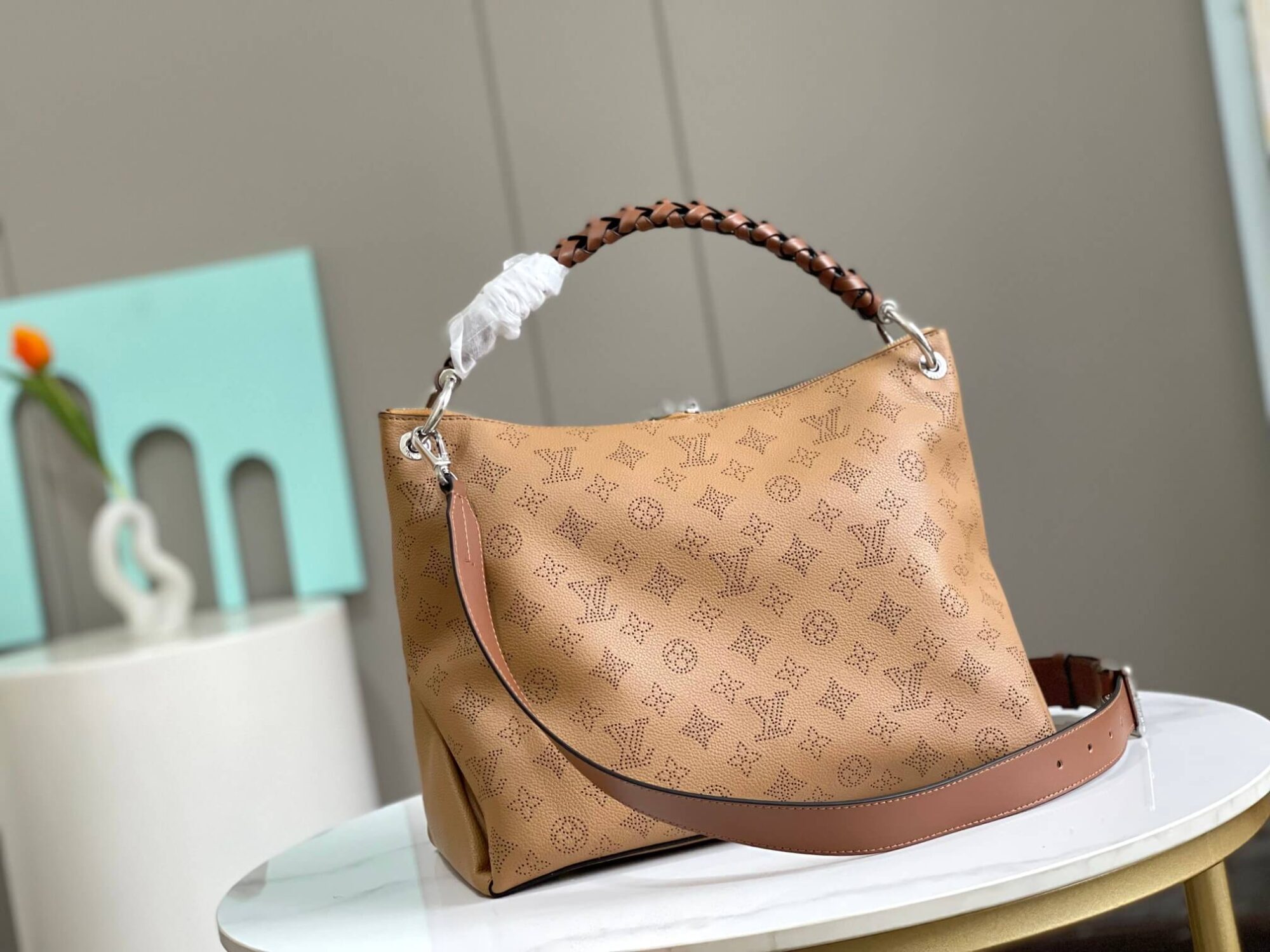 Louis Vuitton Monogram Beaubourg Hobo MM Mahina Bag M56073 Balck M56073 White M56084 Galet Gray - Caramel - Image 29
