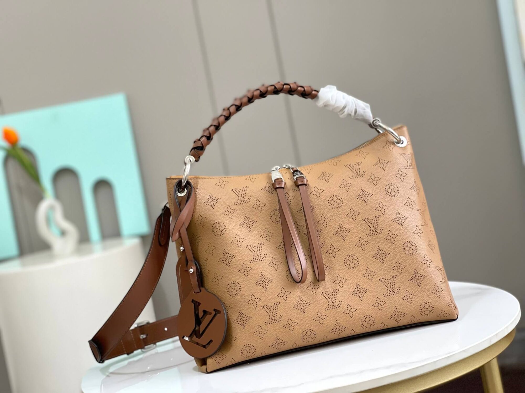 Louis Vuitton Monogram Beaubourg Hobo MM Mahina Bag M56073 Balck M56073 White M56084 Galet Gray - Caramel - Image 28