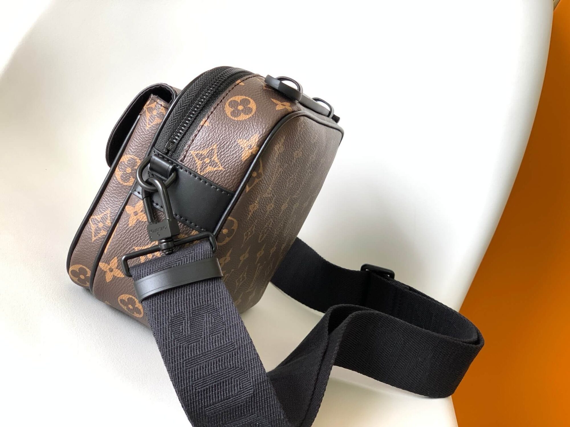 Louis Vuitton Monogram Macassar Canvas S LOCK MESSENGER Bag M45806 black flower M45806 black M45863 blue M46243 purple M46246 green M46688 Orange - Image 5
