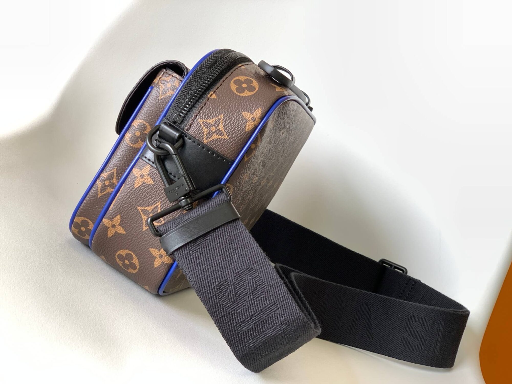 Louis Vuitton Monogram Macassar Canvas S LOCK MESSENGER Bag M45806 black flower M45806 black M45863 blue M46243 purple M46246 green M46688 Orange - Image 23