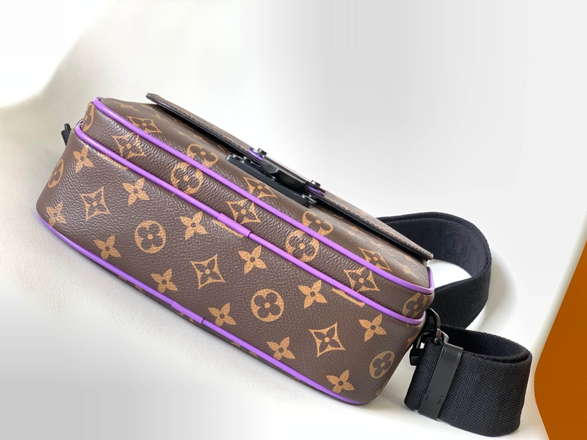 Louis Vuitton Monogram Macassar Canvas S LOCK MESSENGER Bag M45806 black flower M45806 black M45863 blue M46243 purple M46246 green M46688 Orange - Image 33