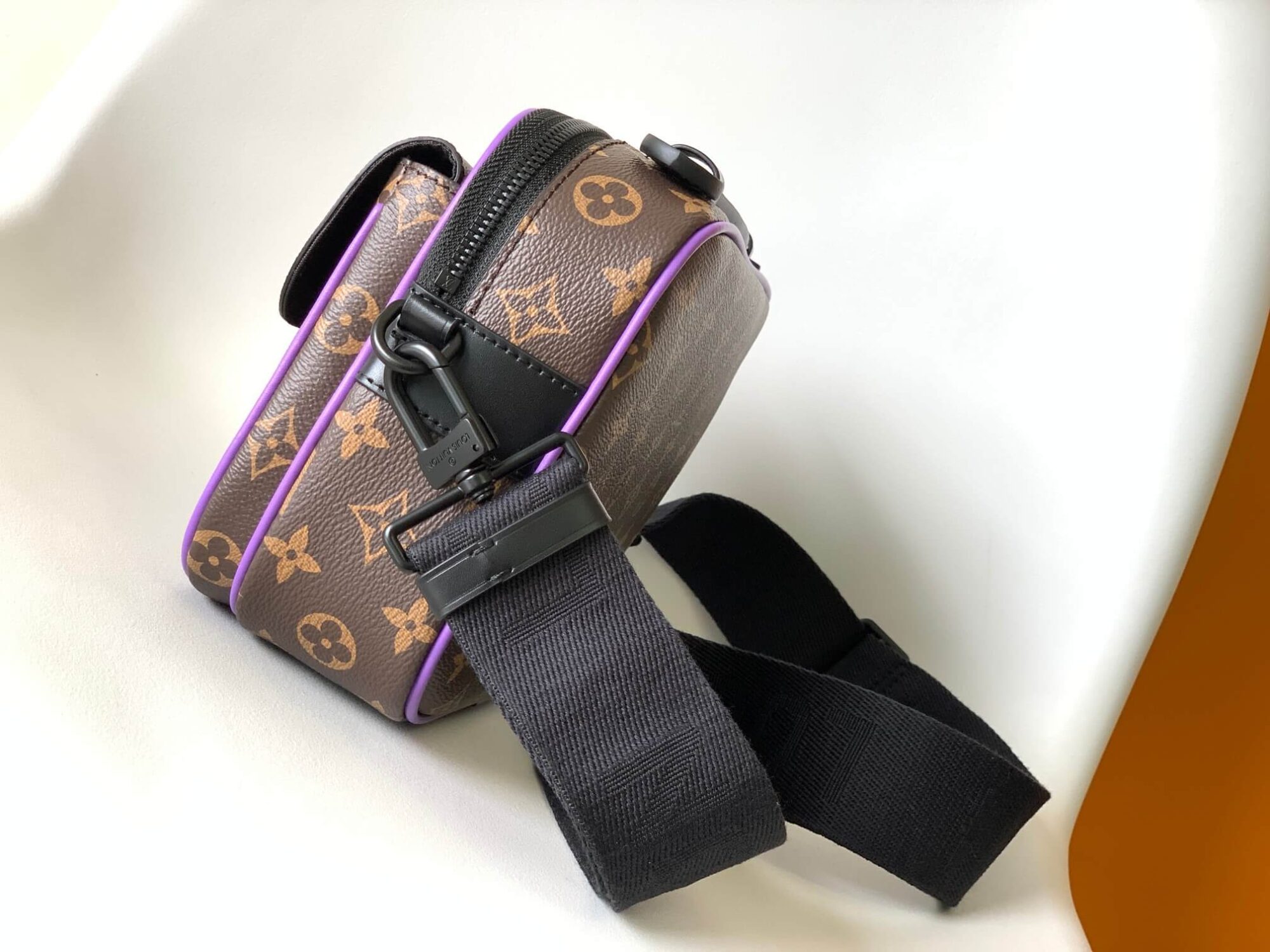 Louis Vuitton Monogram Macassar Canvas S LOCK MESSENGER Bag M45806 black flower M45806 black M45863 blue M46243 purple M46246 green M46688 Orange - Image 32