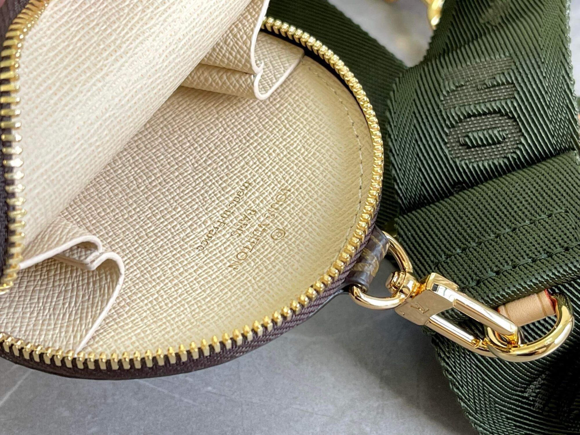 Louis Vuitton Monogram Multi Pochette Accessoires Crossbody Bag M44813 Khaki M44840 Light Pink - Image 6