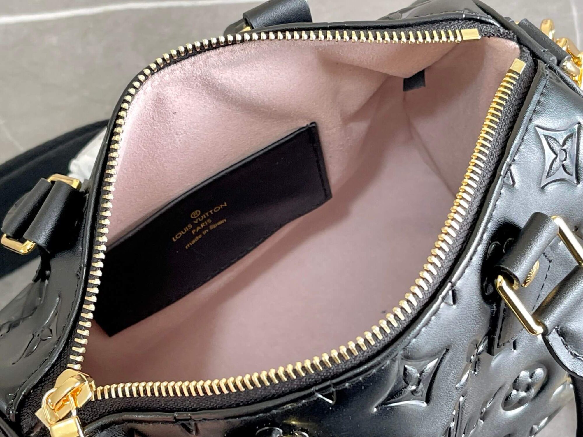 Louis Vuitton Monogram Speedy Bandoulière 22 Handbag M58631 Black - Image 3