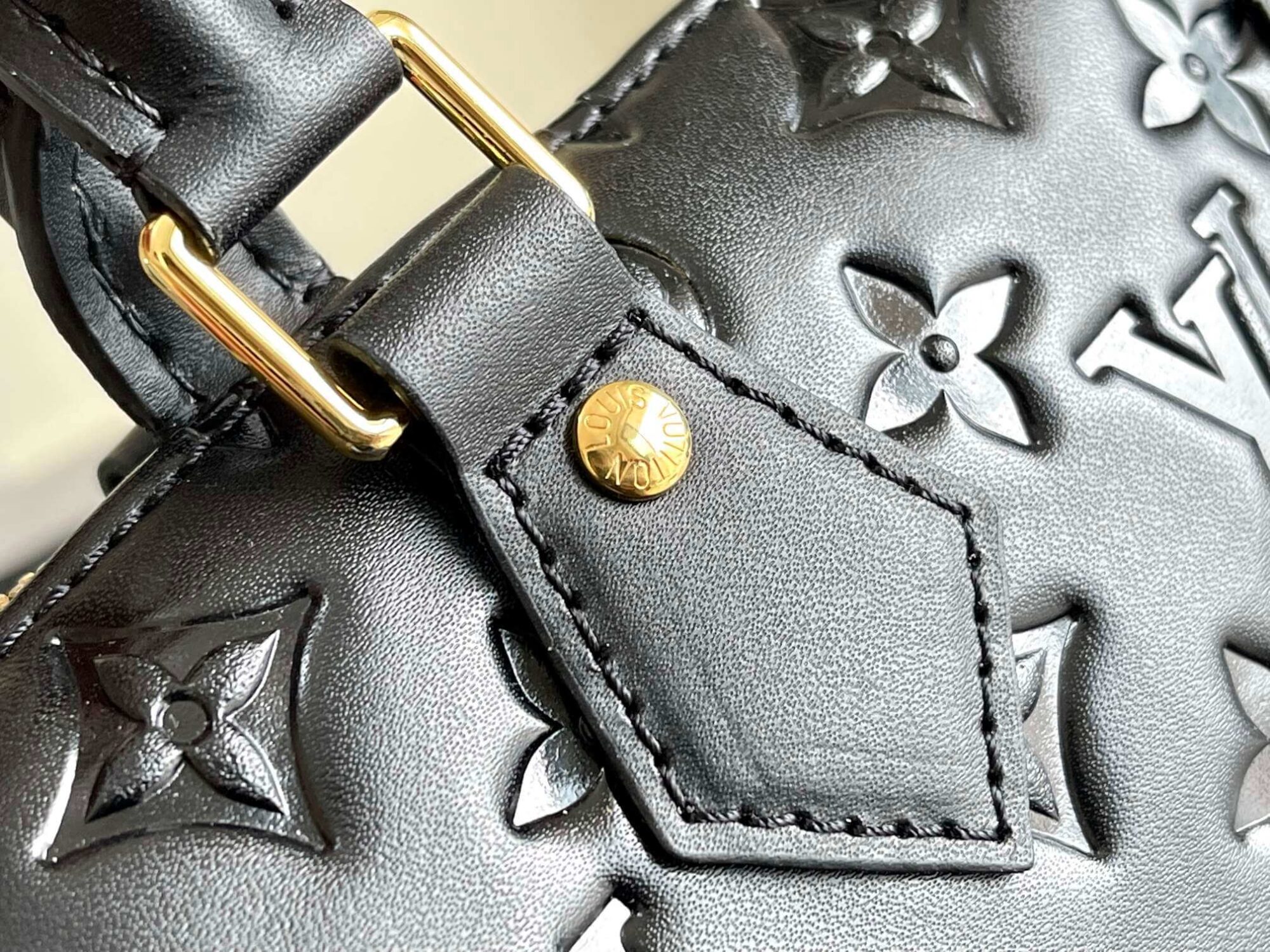 Louis Vuitton Monogram Speedy Bandoulière 22 Handbag M58631 Black - Image 7