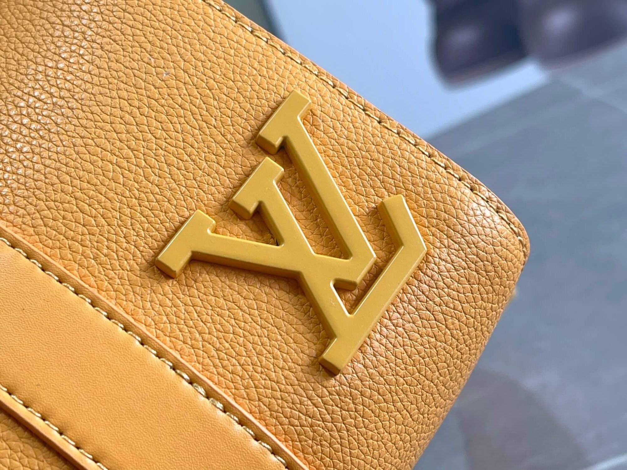 Louis Vuitton LV Aerogram City Keepall 27 Shoulder HandBag M21437 Khaki Green M21438 Yellow Navy Blue M59255 Black M59328 Grey - Image 24