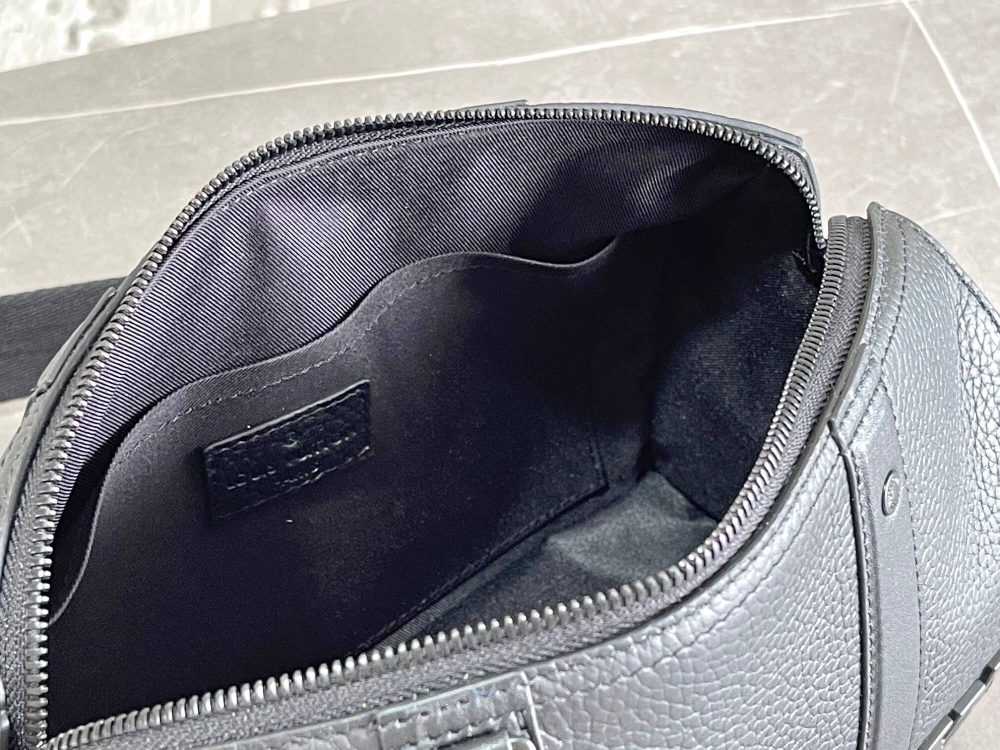 Louis Vuitton LV Aerogram City Keepall 27 Shoulder HandBag M21437 Khaki Green M21438 Yellow Navy Blue M59255 Black M59328 Grey - Image 11
