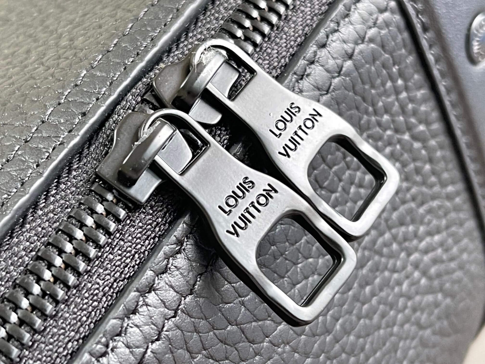 Louis Vuitton LV Aerogram City Keepall 27 Shoulder HandBag M21437 Khaki Green M21438 Yellow Navy Blue M59255 Black M59328 Grey - Image 16