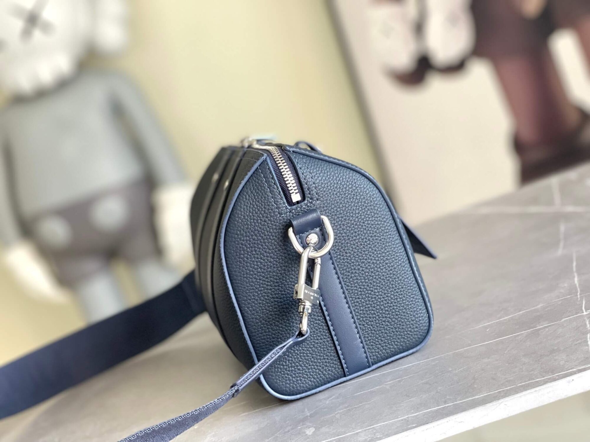 Louis Vuitton LV Aerogram City Keepall 27 Shoulder HandBag M21437 Khaki Green M21438 Yellow Navy Blue M59255 Black M59328 Grey - Image 4