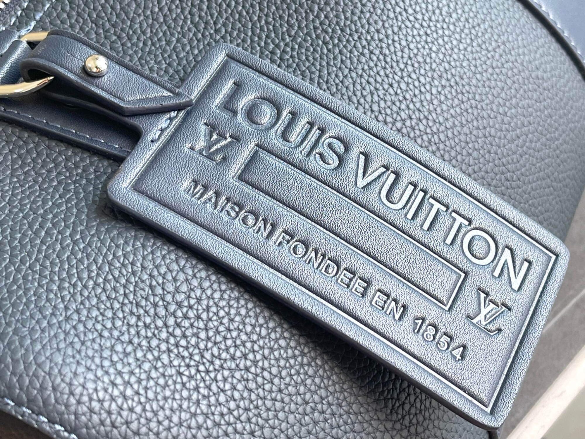 Louis Vuitton LV Aerogram City Keepall 27 Shoulder HandBag M21437 Khaki Green M21438 Yellow Navy Blue M59255 Black M59328 Grey - Image 7