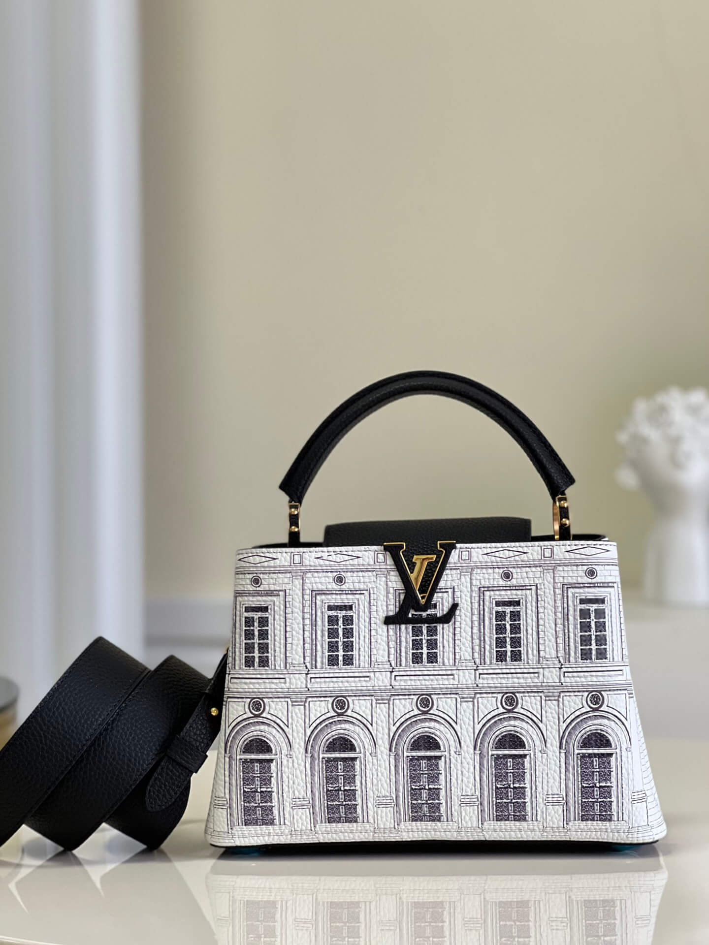 Louis Vuitton LV Capucines BB Shoulder HandBag M59119 White / Black