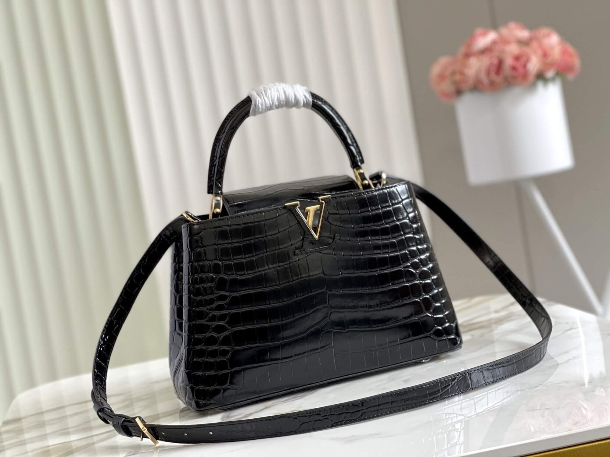 Louis Vuitton LV Crocodile pattern CAPUCINES Large Handbag N93419/M48865 Medium Handbag N93163/M48865 Small Handbag N94227/M48865 Black - White - Red - Green - Yellow - Image 2