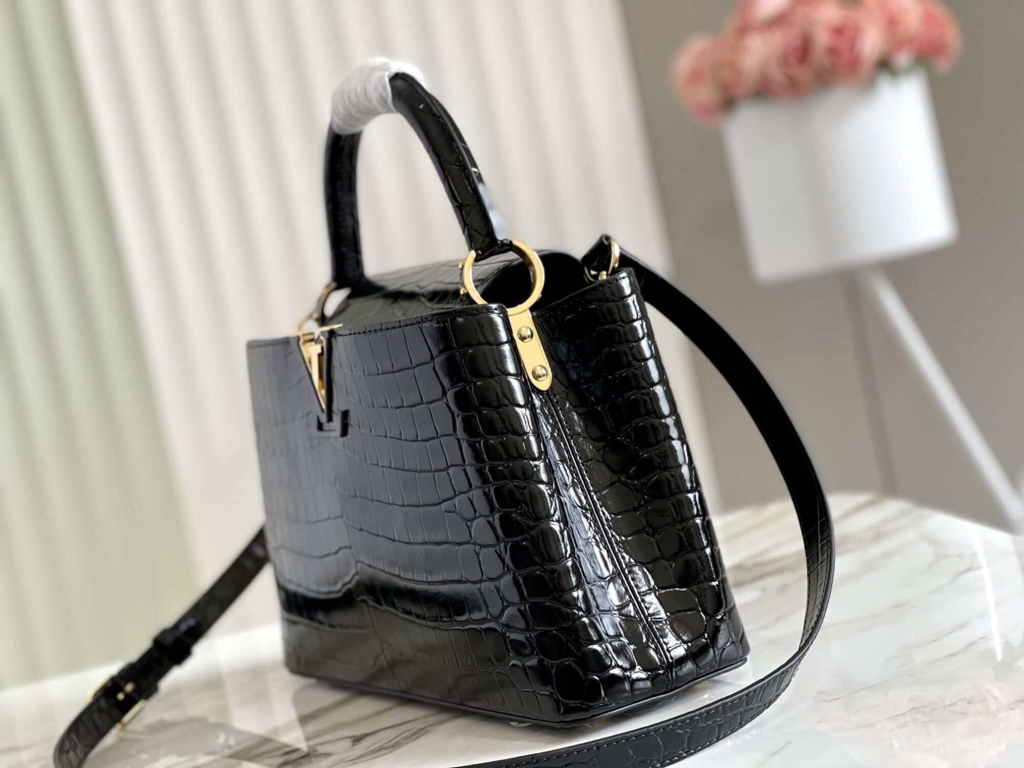 Louis Vuitton LV Crocodile pattern CAPUCINES Large Handbag N93419/M48865 Medium Handbag N93163/M48865 Small Handbag N94227/M48865 Black - White - Red - Green - Yellow - Image 4