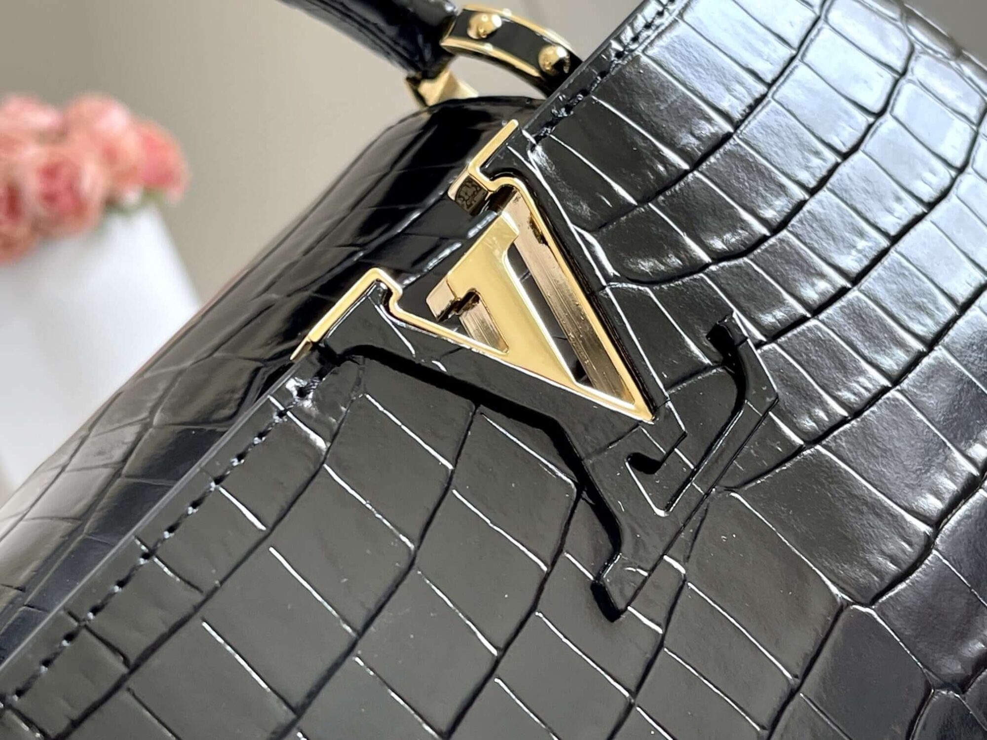Louis Vuitton LV Crocodile pattern CAPUCINES Large Handbag N93419/M48865 Medium Handbag N93163/M48865 Small Handbag N94227/M48865 Black - White - Red - Green - Yellow - Image 6