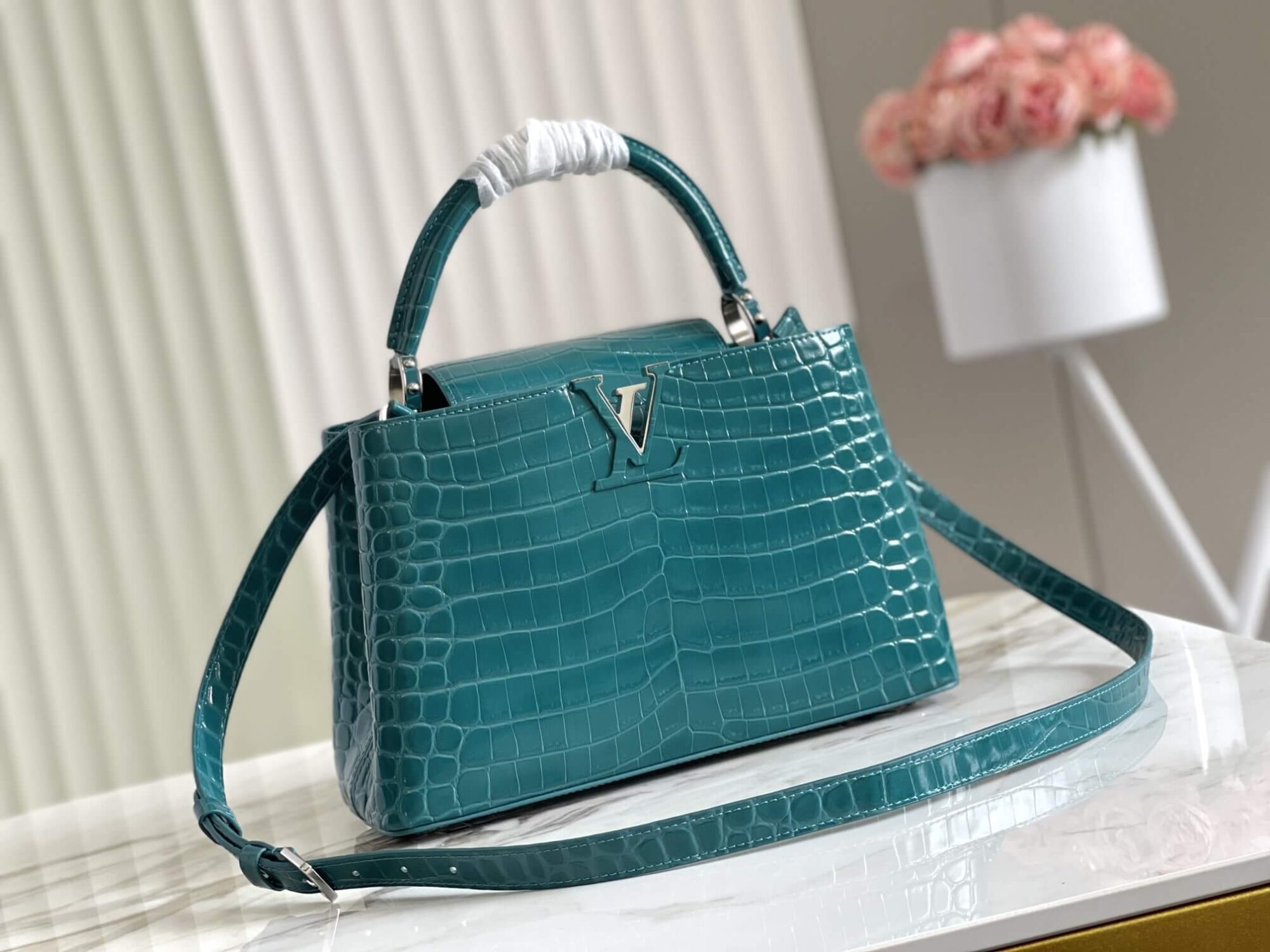 Louis Vuitton LV Crocodile pattern CAPUCINES Large Handbag N93419/M48865 Medium Handbag N93163/M48865 Small Handbag N94227/M48865 Black - White - Red - Green - Yellow - Image 83