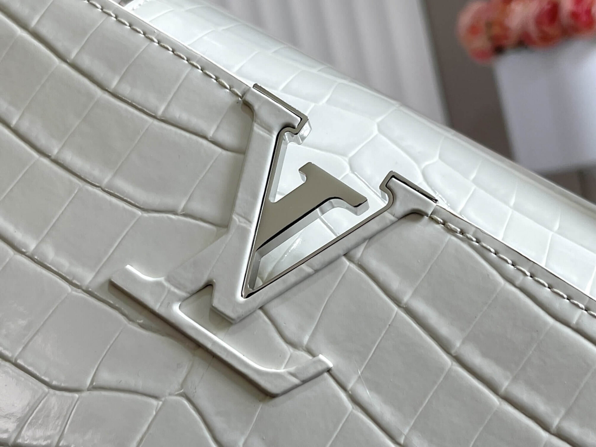 Louis Vuitton LV Crocodile pattern CAPUCINES Large Handbag N93419/M48865 Medium Handbag N93163/M48865 Small Handbag N94227/M48865 Black - White - Red - Green - Yellow - Image 33