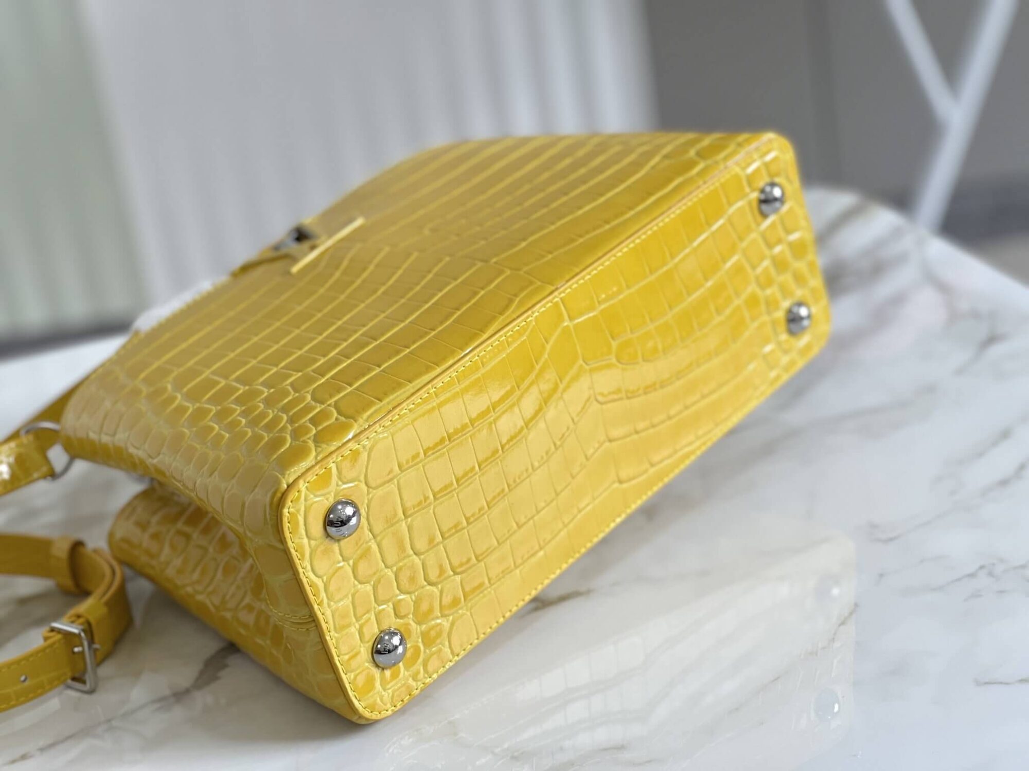 Louis Vuitton LV Crocodile pattern CAPUCINES Large Handbag N93419/M48865 Medium Handbag N93163/M48865 Small Handbag N94227/M48865 Black - White - Red - Green - Yellow - Image 118