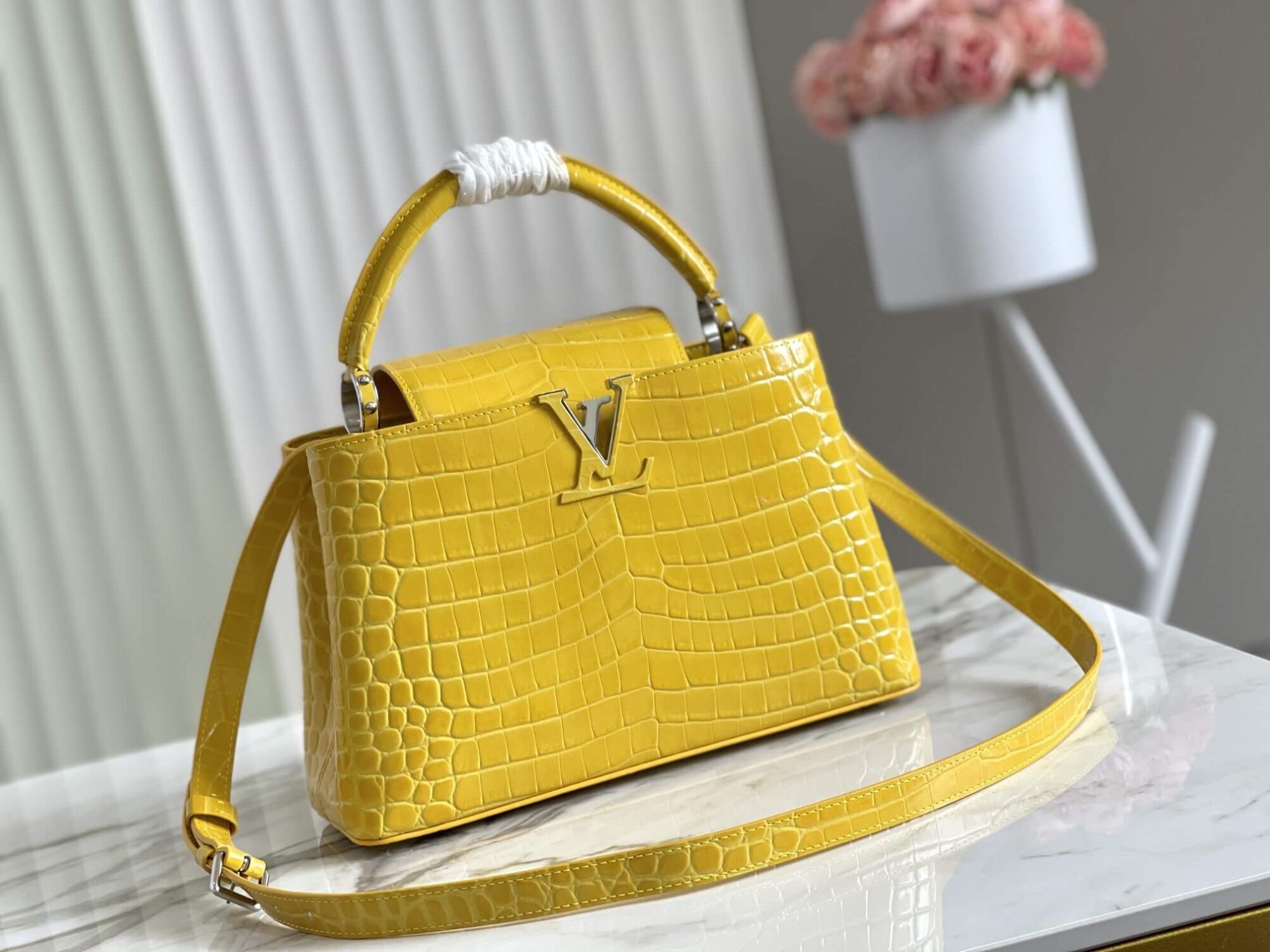 Louis Vuitton LV Crocodile pattern CAPUCINES Large Handbag N93419/M48865 Medium Handbag N93163/M48865 Small Handbag N94227/M48865 Black - White - Red - Green - Yellow - Image 110