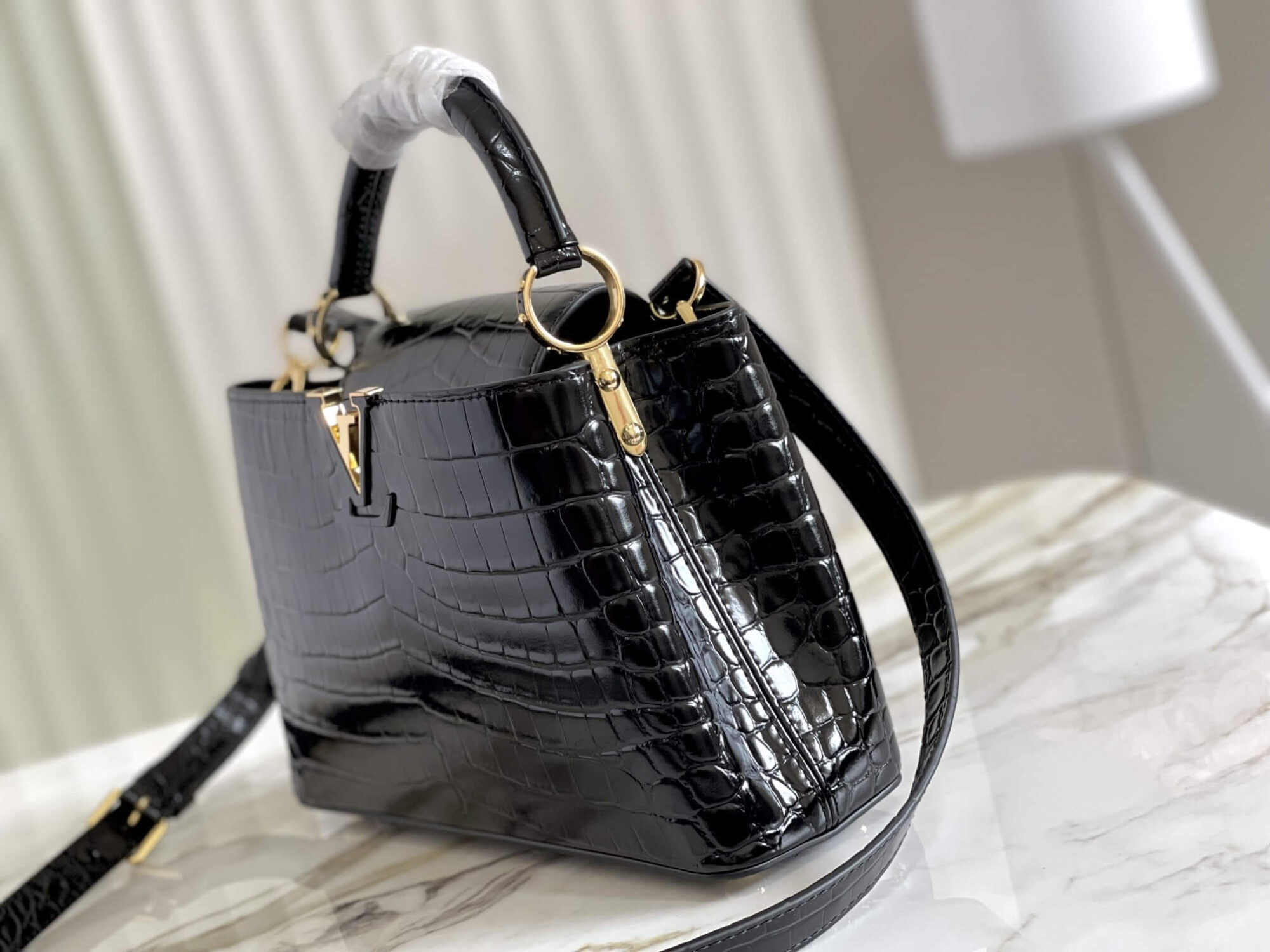 Louis Vuitton LV Crocodile pattern CAPUCINES Large Handbag N93419/M48865 Medium Handbag N93163/M48865 Small Handbag N94227/M48865 Black - White - Red - Green - Yellow - Image 13