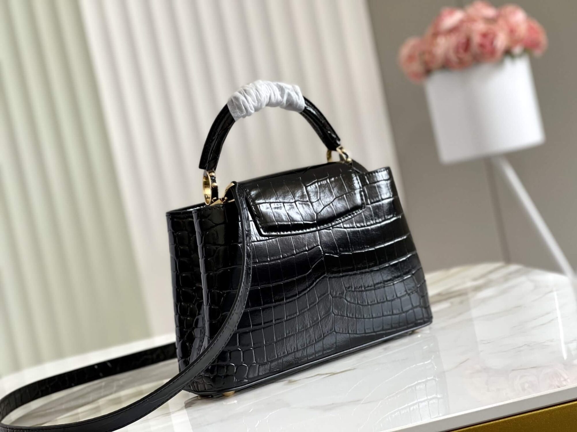 Louis Vuitton LV Crocodile pattern CAPUCINES Large Handbag N93419/M48865 Medium Handbag N93163/M48865 Small Handbag N94227/M48865 Black - White - Red - Green - Yellow - Image 12