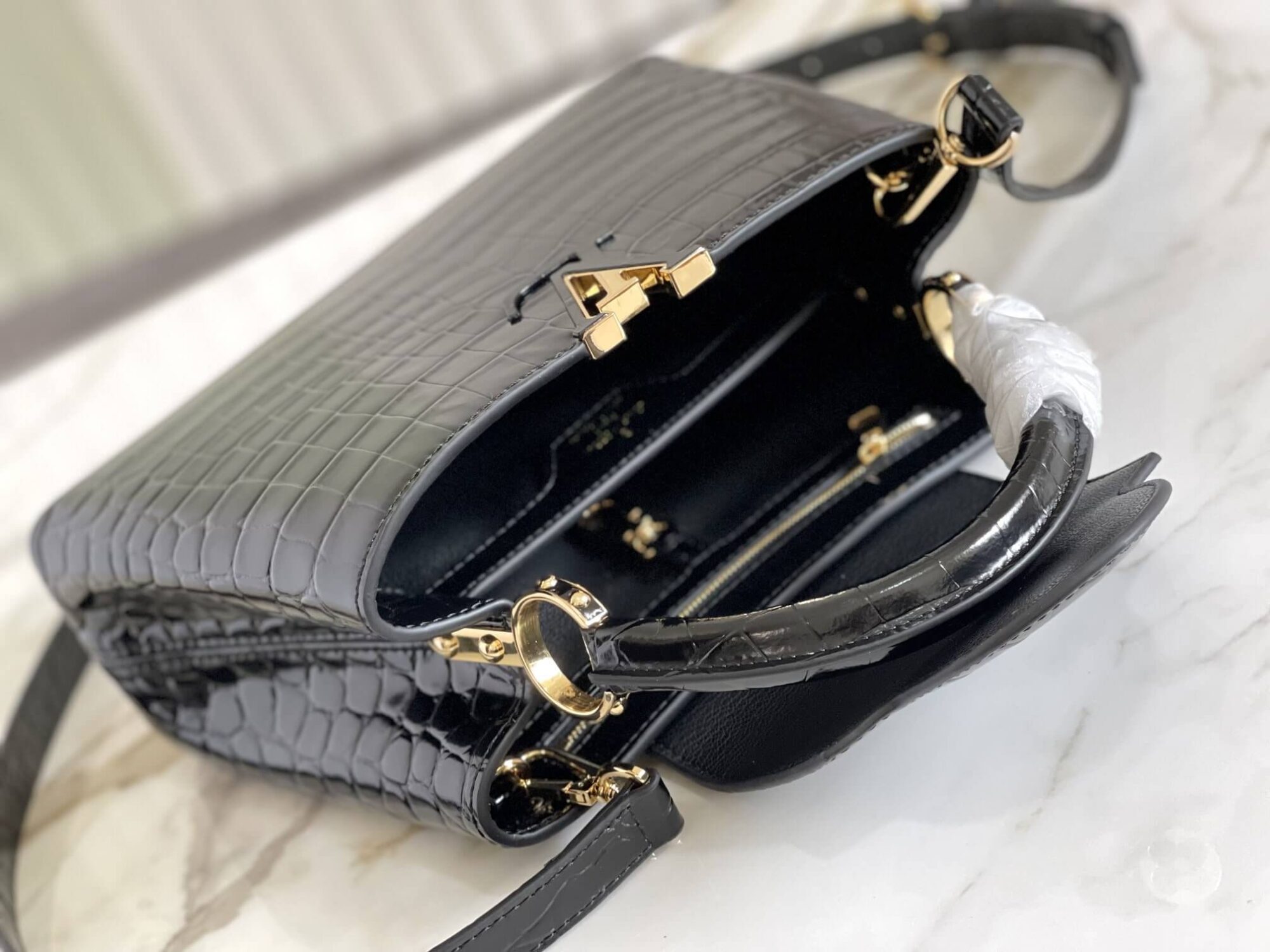 Louis Vuitton LV Crocodile pattern CAPUCINES Large Handbag N93419/M48865 Medium Handbag N93163/M48865 Small Handbag N94227/M48865 Black - White - Red - Green - Yellow - Image 14