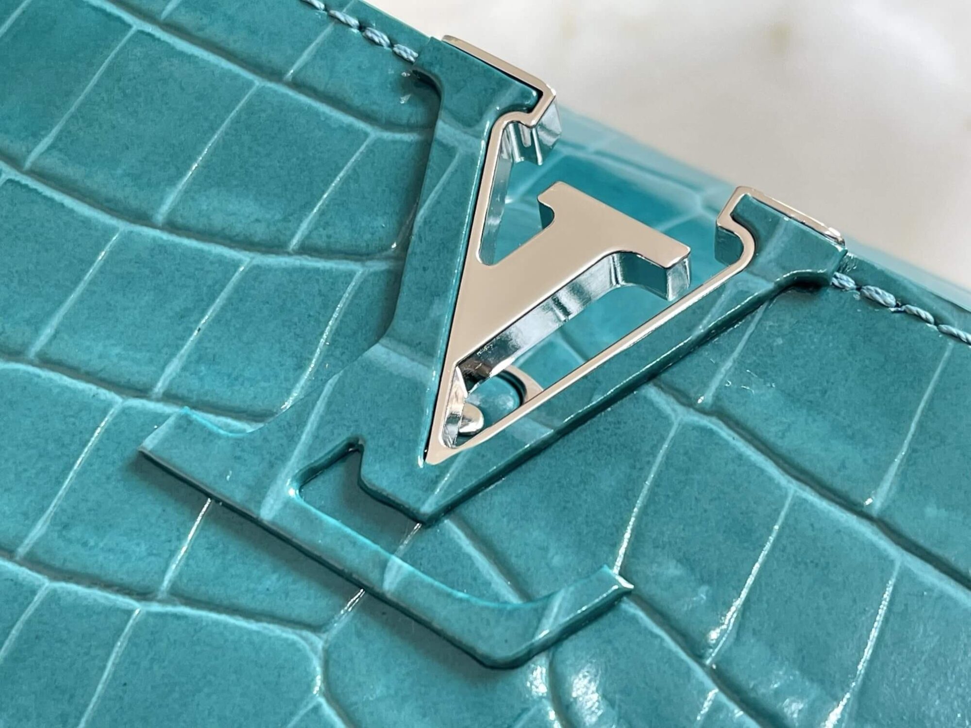 Louis Vuitton LV Crocodile pattern CAPUCINES Large Handbag N93419/M48865 Medium Handbag N93163/M48865 Small Handbag N94227/M48865 Black - White - Red - Green - Yellow - Image 96