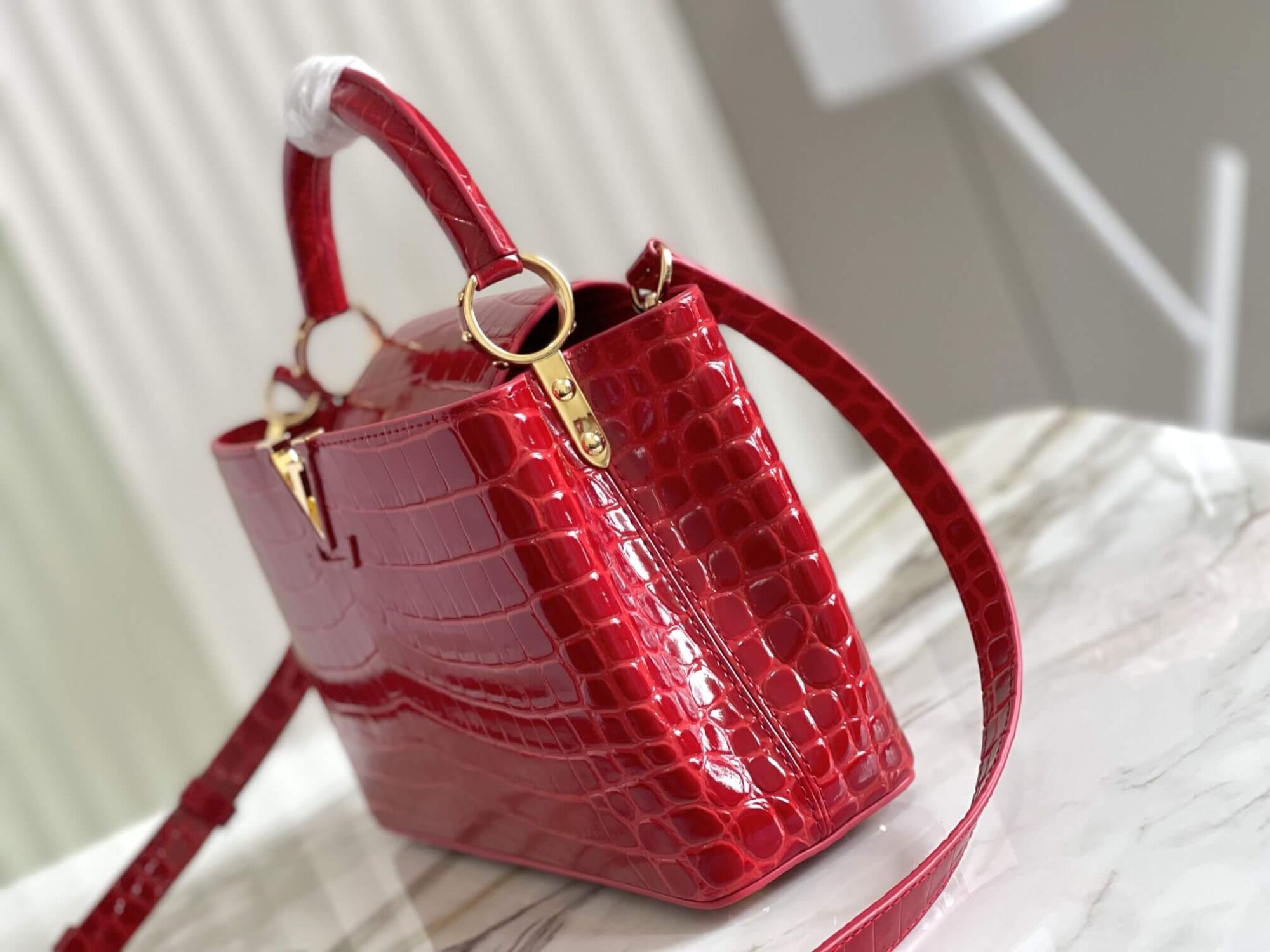 Louis Vuitton LV Crocodile pattern CAPUCINES Large Handbag N93419/M48865 Medium Handbag N93163/M48865 Small Handbag N94227/M48865 Black - White - Red - Green - Yellow - Image 67