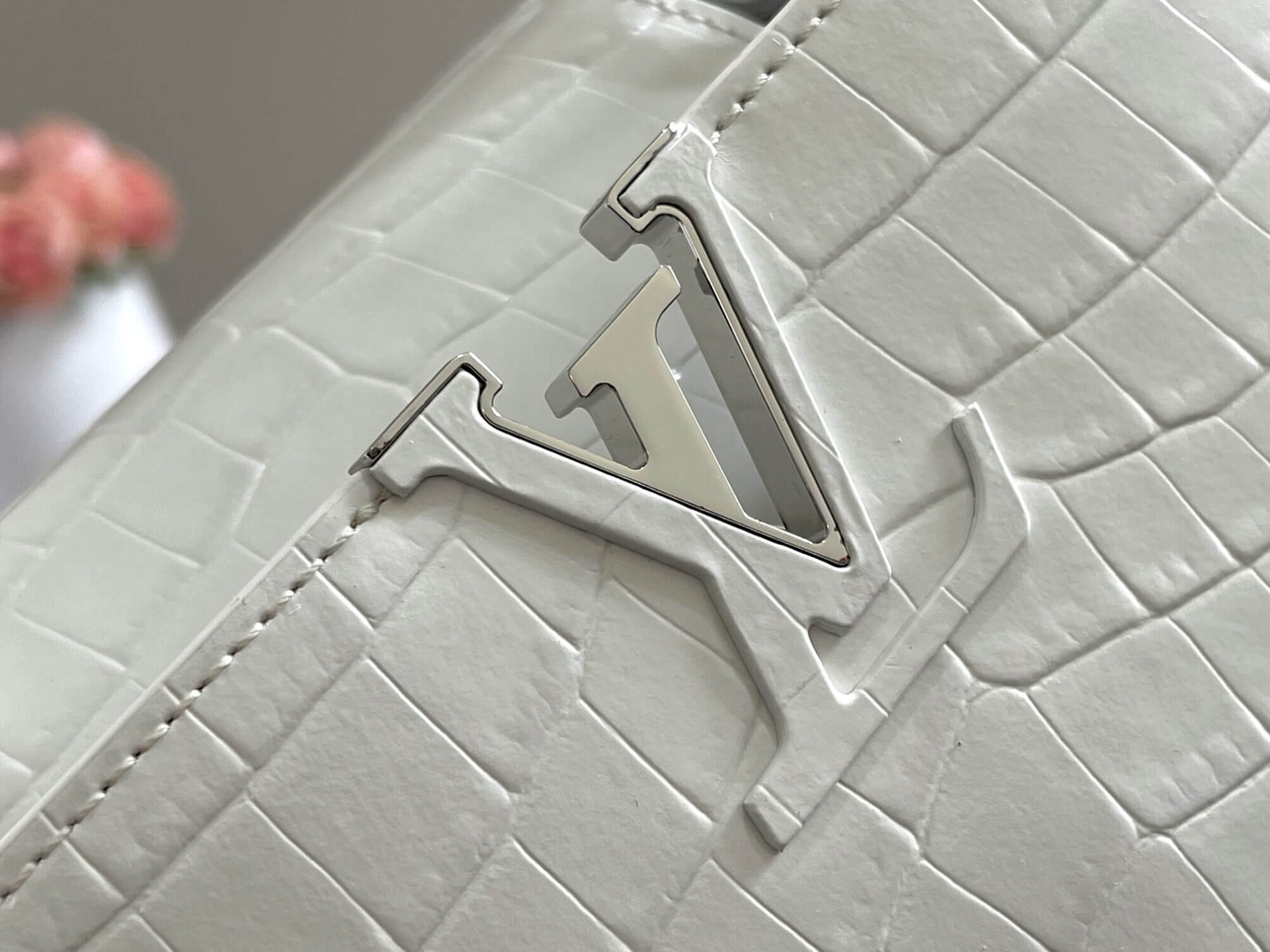 Louis Vuitton LV Crocodile pattern CAPUCINES Large Handbag N93419/M48865 Medium Handbag N93163/M48865 Small Handbag N94227/M48865 Black - White - Red - Green - Yellow - Image 42