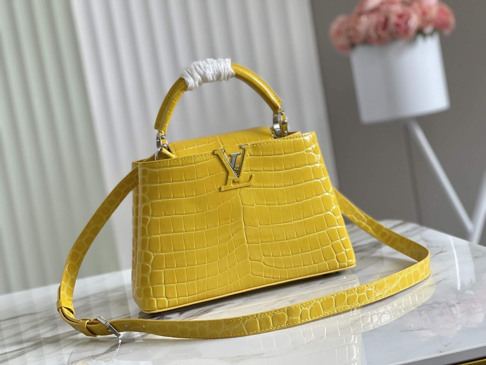 Louis Vuitton LV Crocodile pattern CAPUCINES Large Handbag N93419/M48865 Medium Handbag N93163/M48865 Small Handbag N94227/M48865 Black - White - Red - Green - Yellow - Image 119