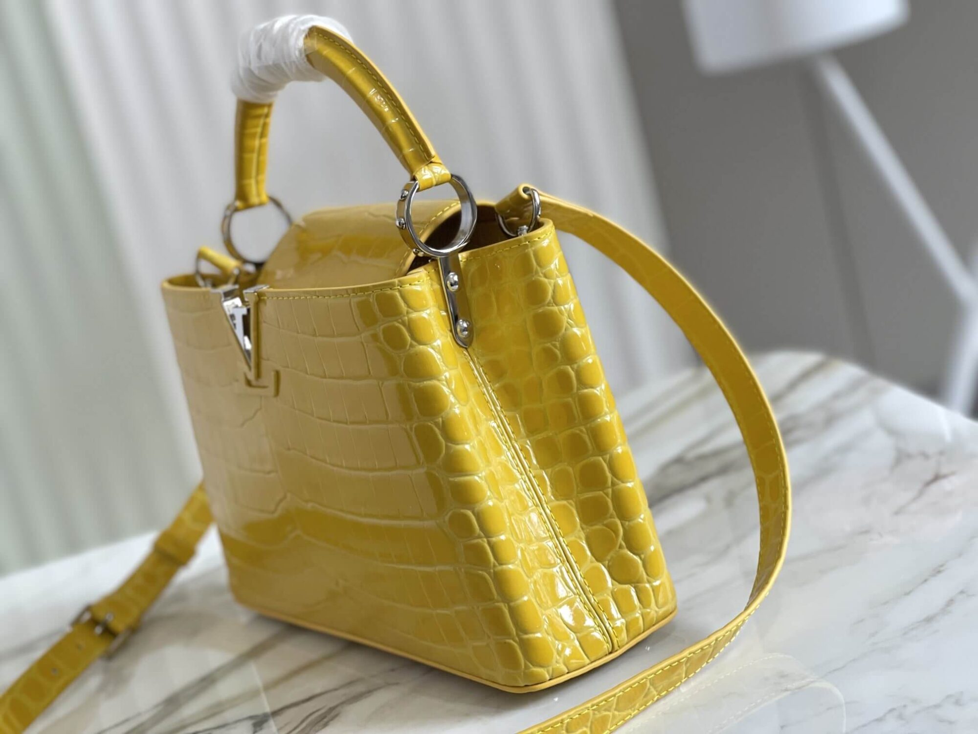 Louis Vuitton LV Crocodile pattern CAPUCINES Large Handbag N93419/M48865 Medium Handbag N93163/M48865 Small Handbag N94227/M48865 Black - White - Red - Green - Yellow - Image 121