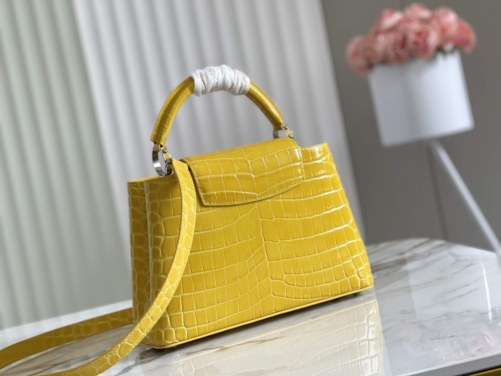 Louis Vuitton LV Crocodile pattern CAPUCINES Large Handbag N93419/M48865 Medium Handbag N93163/M48865 Small Handbag N94227/M48865 Black - White - Red - Green - Yellow - Image 120