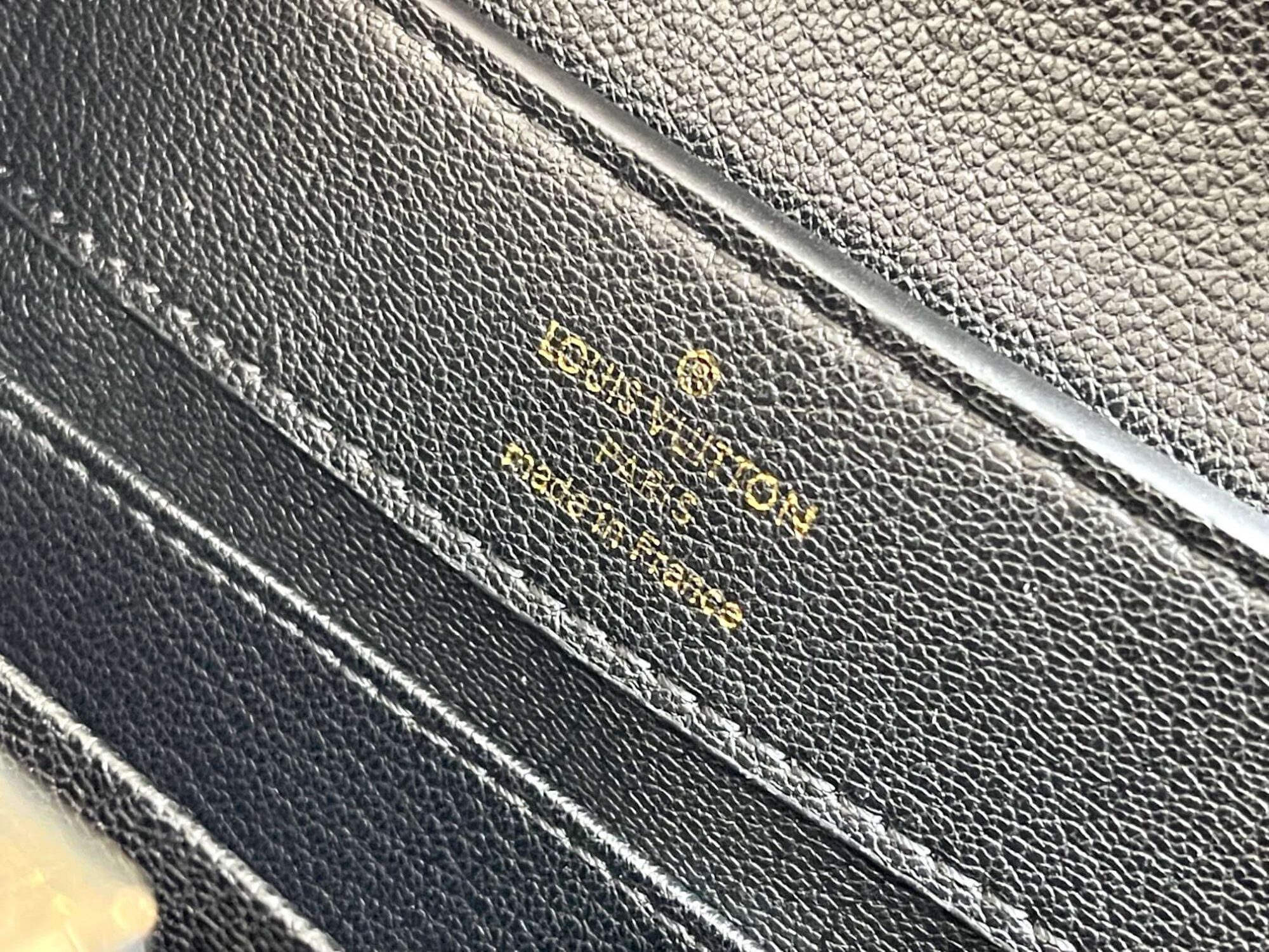 Louis Vuitton LV Crocodile pattern CAPUCINES Large Handbag N93419/M48865 Medium Handbag N93163/M48865 Small Handbag N94227/M48865 Black - White - Red - Green - Yellow - Image 24