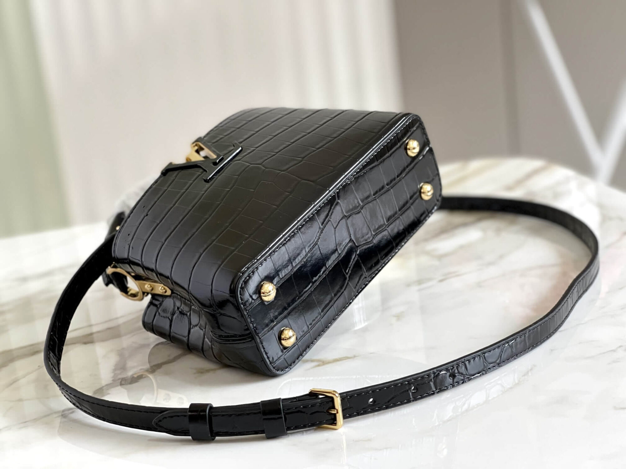 Louis Vuitton LV Crocodile pattern CAPUCINES Large Handbag N93419/M48865 Medium Handbag N93163/M48865 Small Handbag N94227/M48865 Black - White - Red - Green - Yellow - Image 28