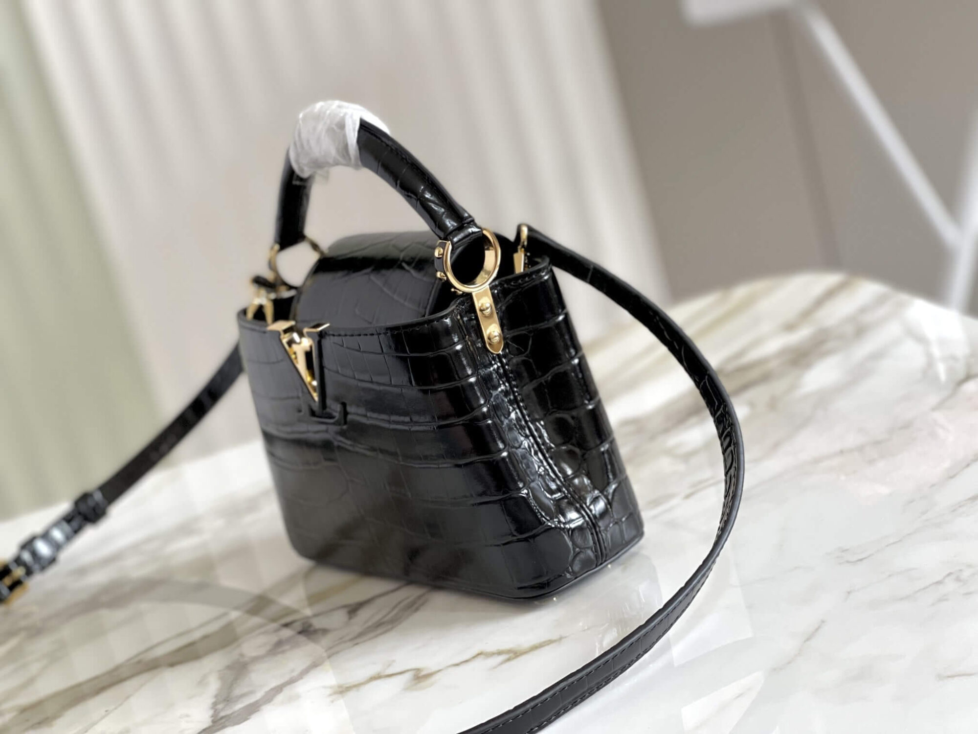 Louis Vuitton LV Crocodile pattern CAPUCINES Large Handbag N93419/M48865 Medium Handbag N93163/M48865 Small Handbag N94227/M48865 Black - White - Red - Green - Yellow - Image 22